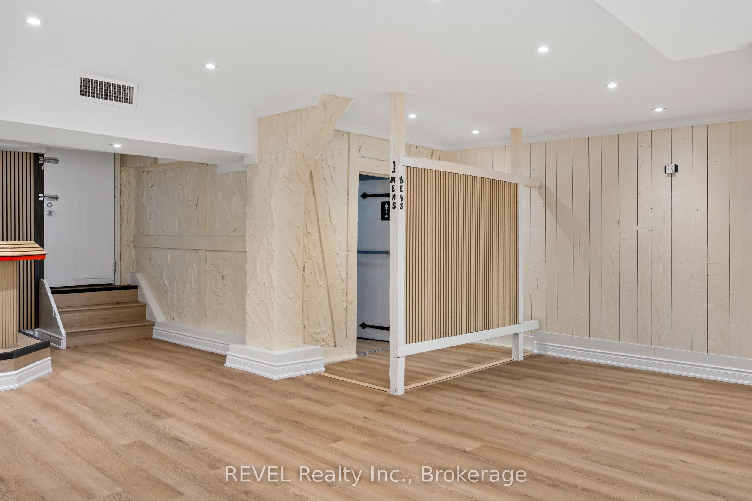5829 Ferry Street Property Photo 10