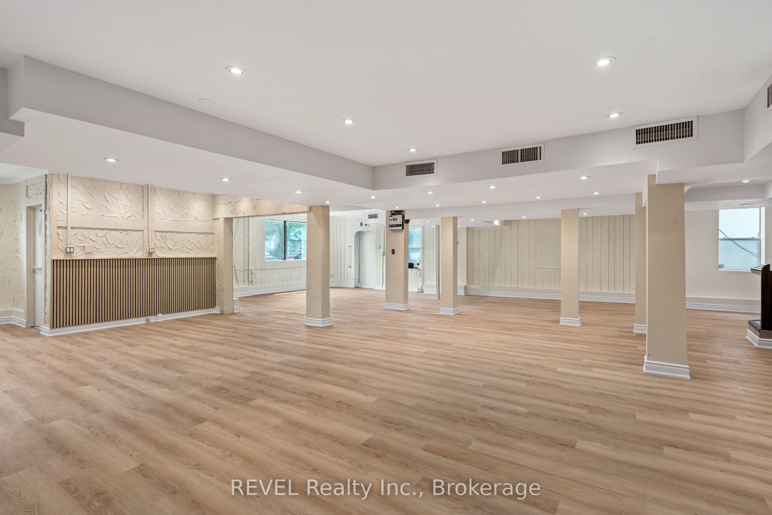 5829 Ferry Street Property Photo 11