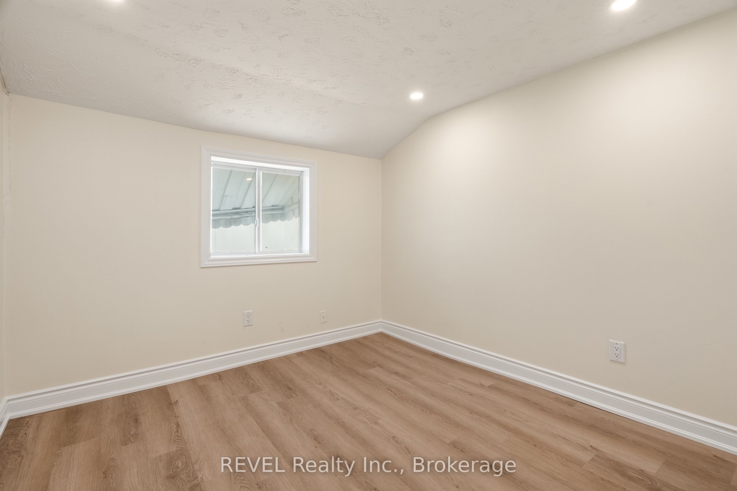 5829 Ferry Street Property Photo 29