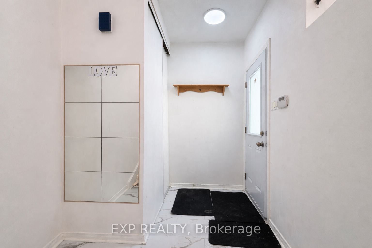 11c Sonnet Crescent Property Photo 2