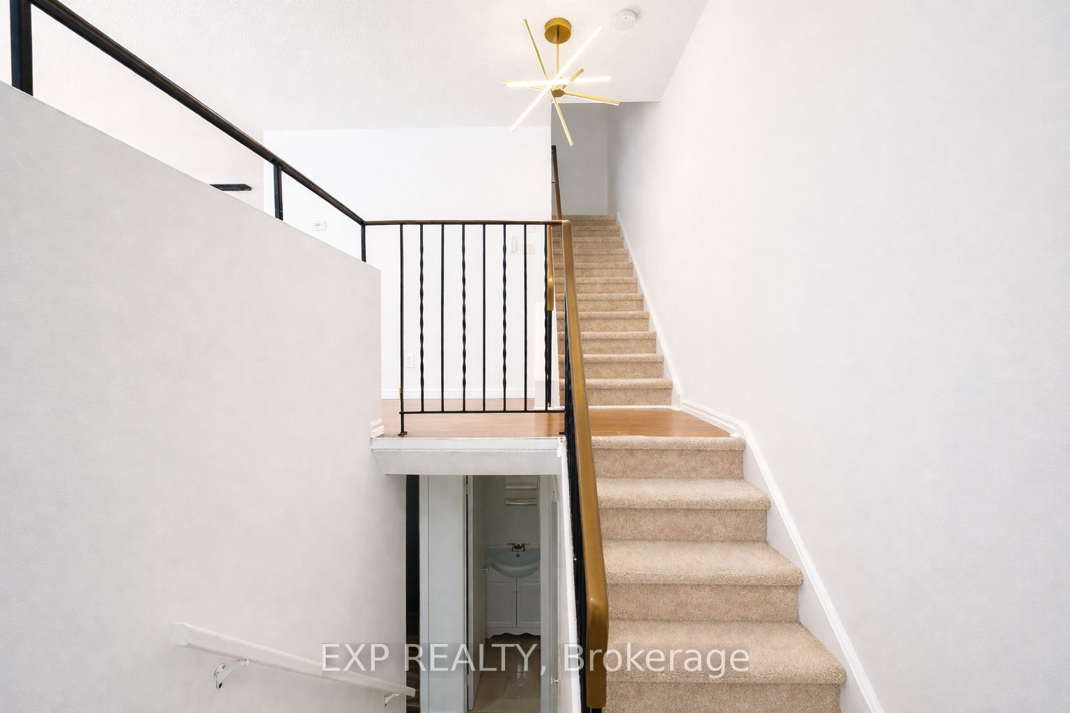 11c Sonnet Crescent Property Photo 3