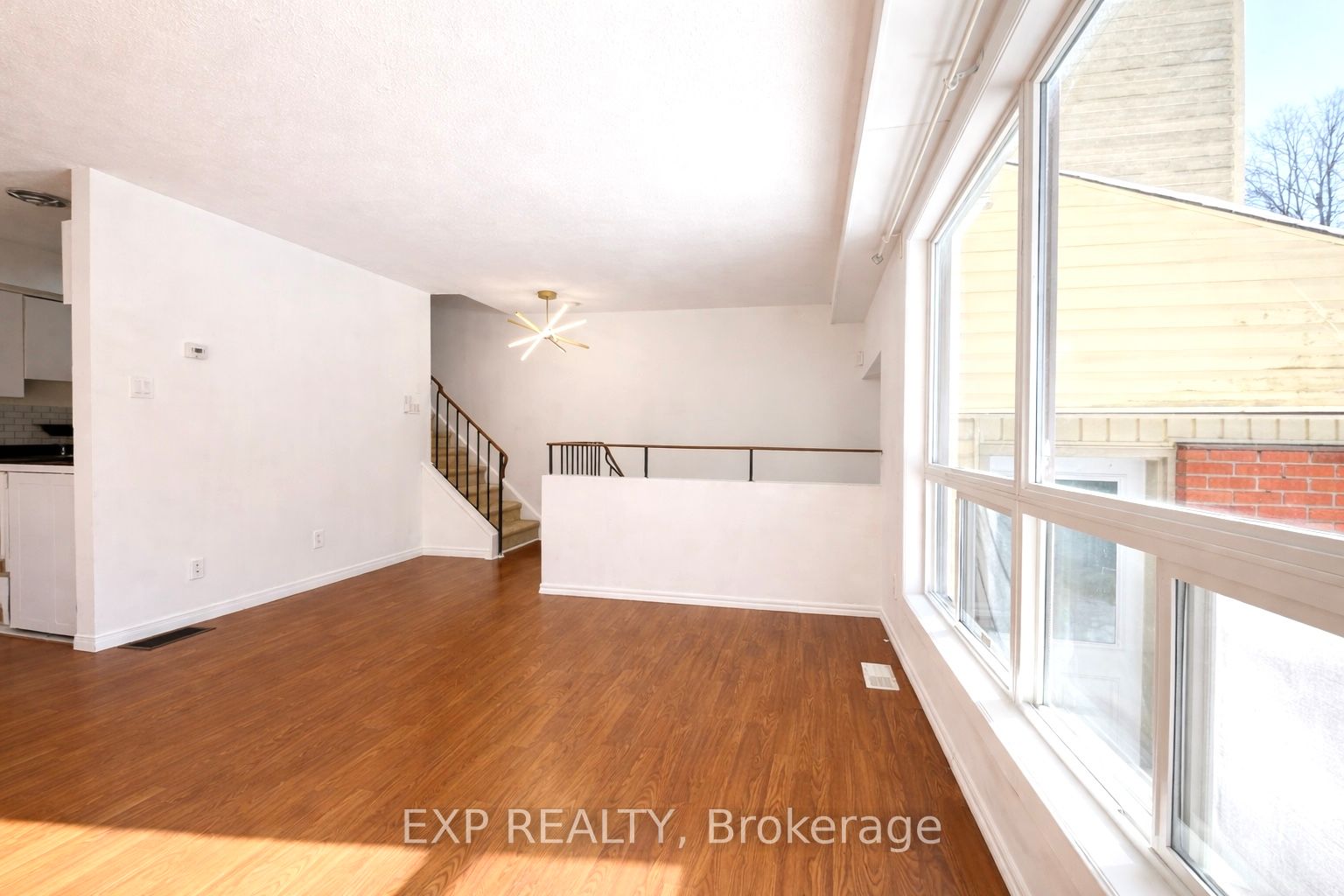 11c Sonnet Crescent Property Photo 6