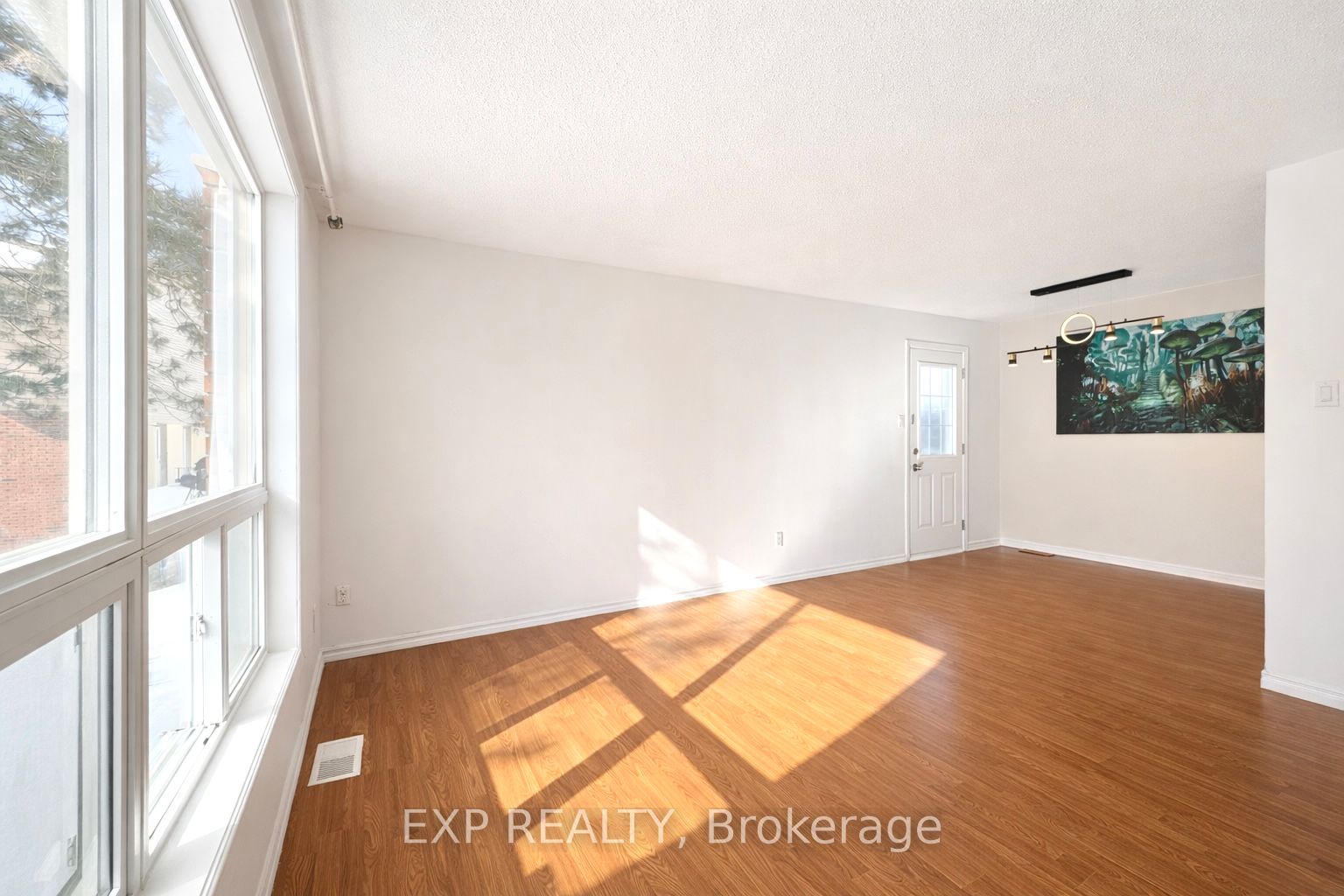 11c Sonnet Crescent Property Photo 7