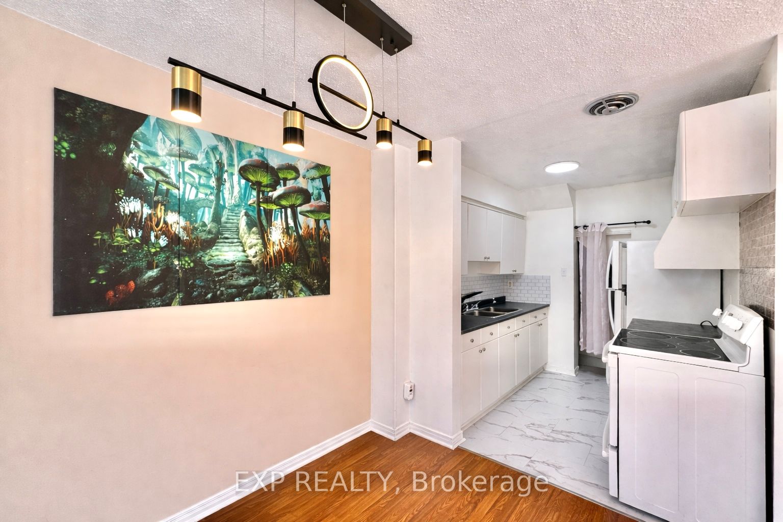 11c Sonnet Crescent Property Photo 8