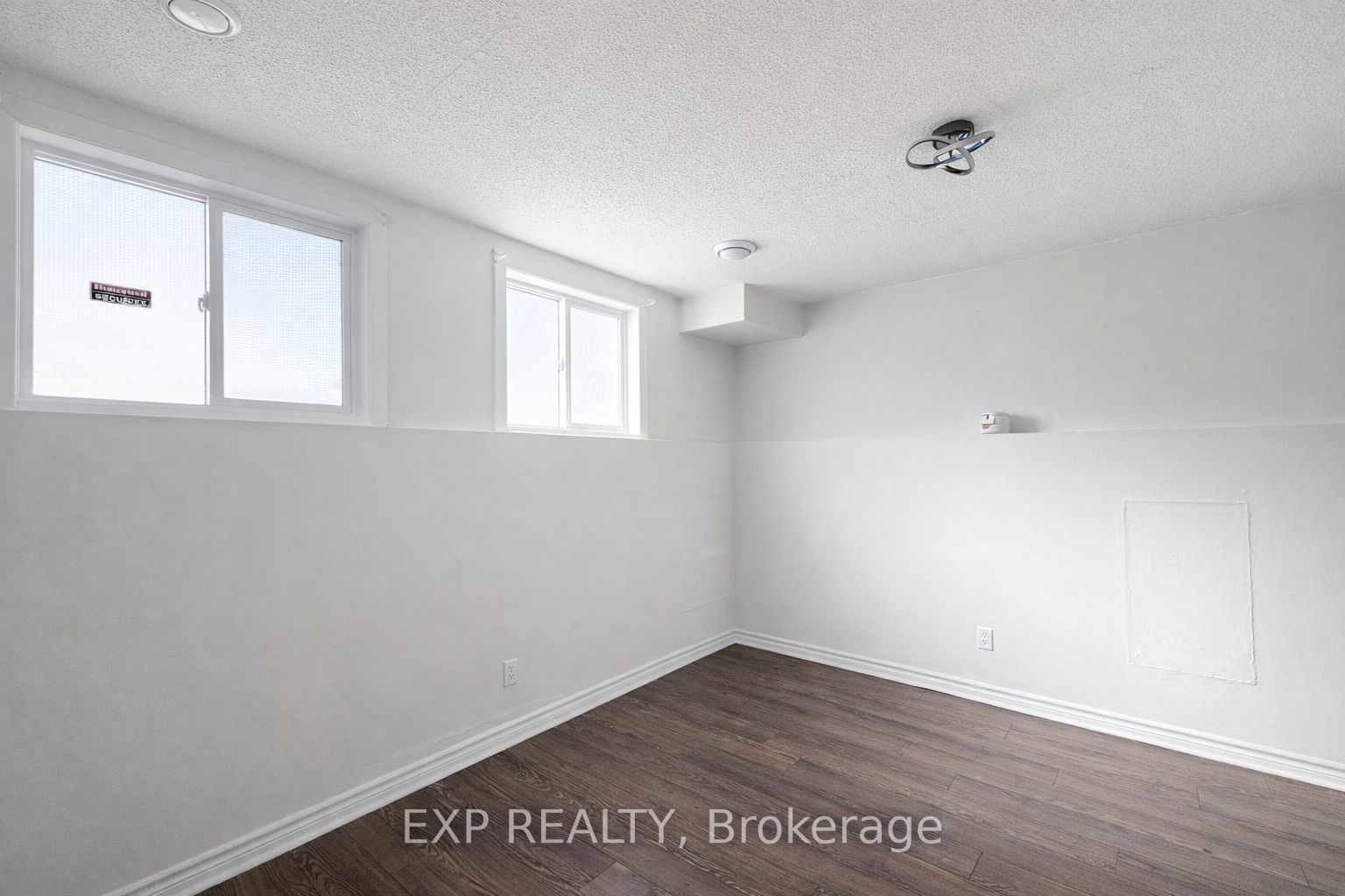 11c Sonnet Crescent Property Photo 17