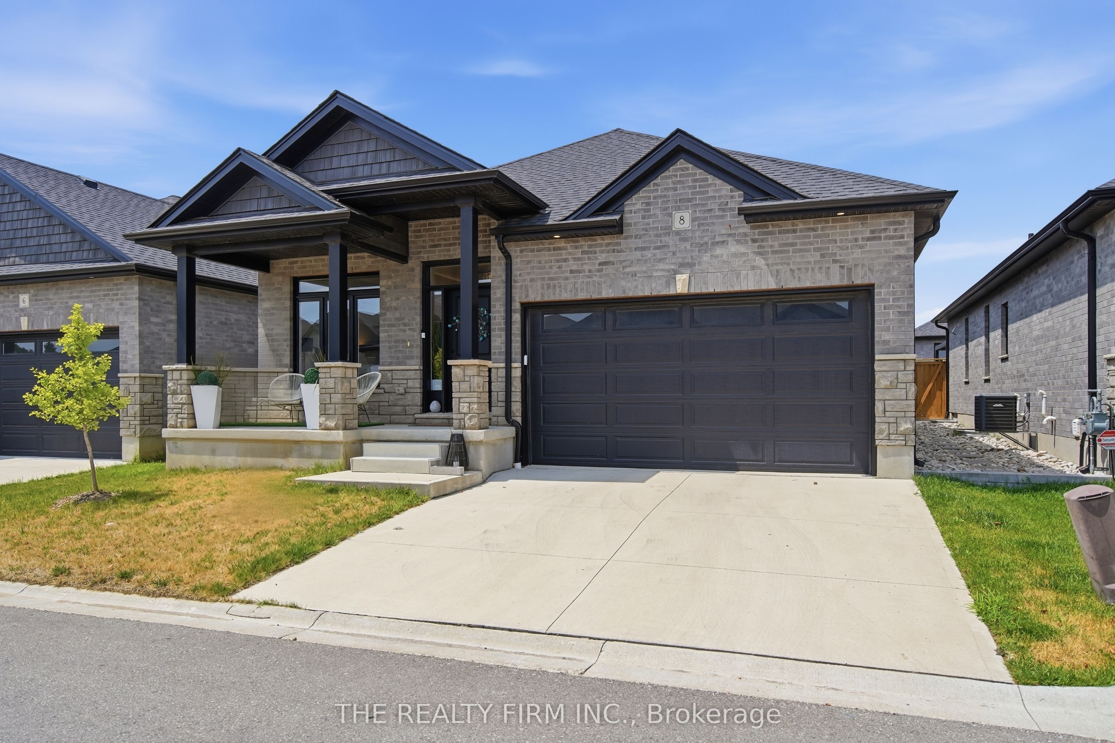 383 Daventry Way 8 Property Photo 2