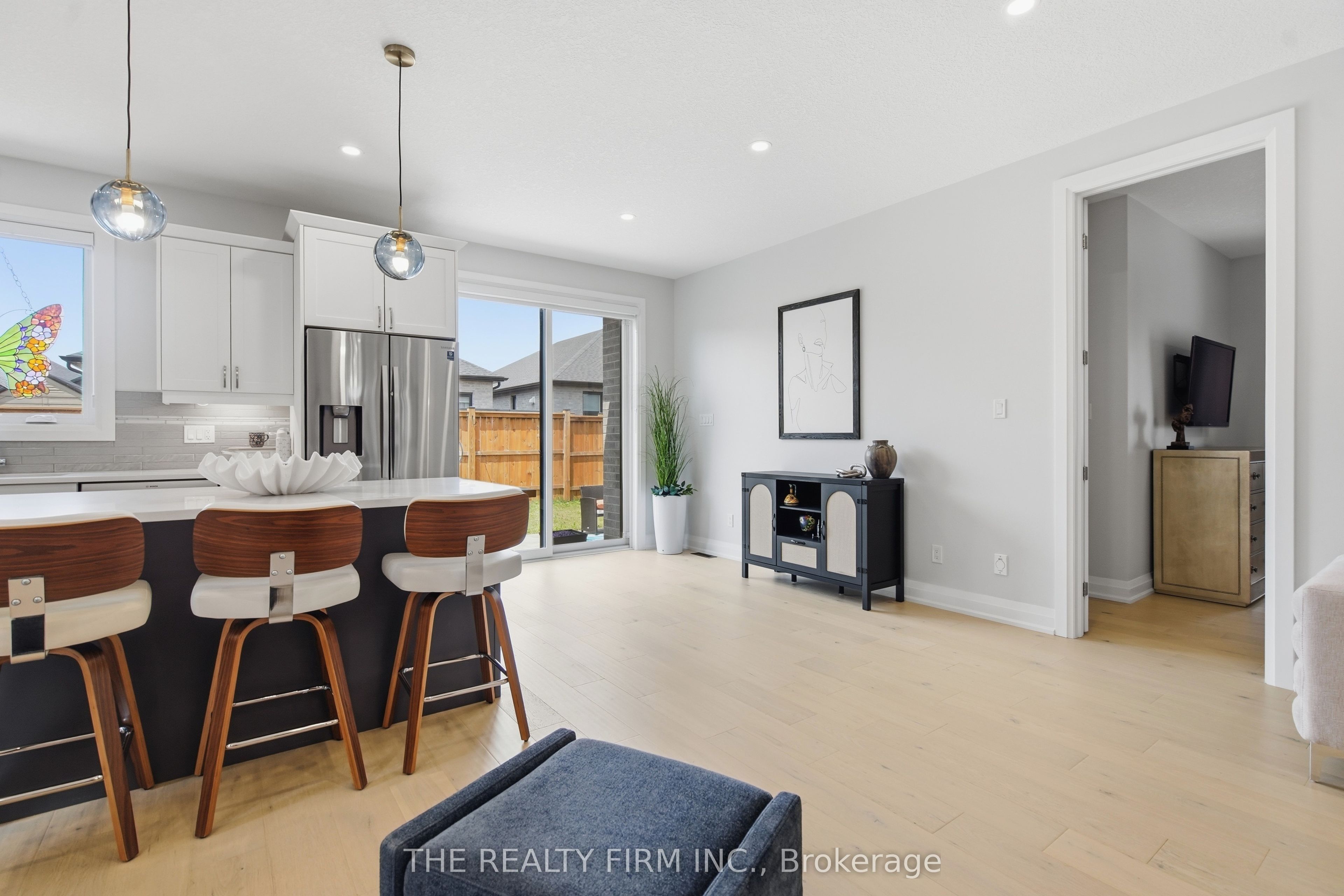 383 Daventry Way 8 Property Photo 18