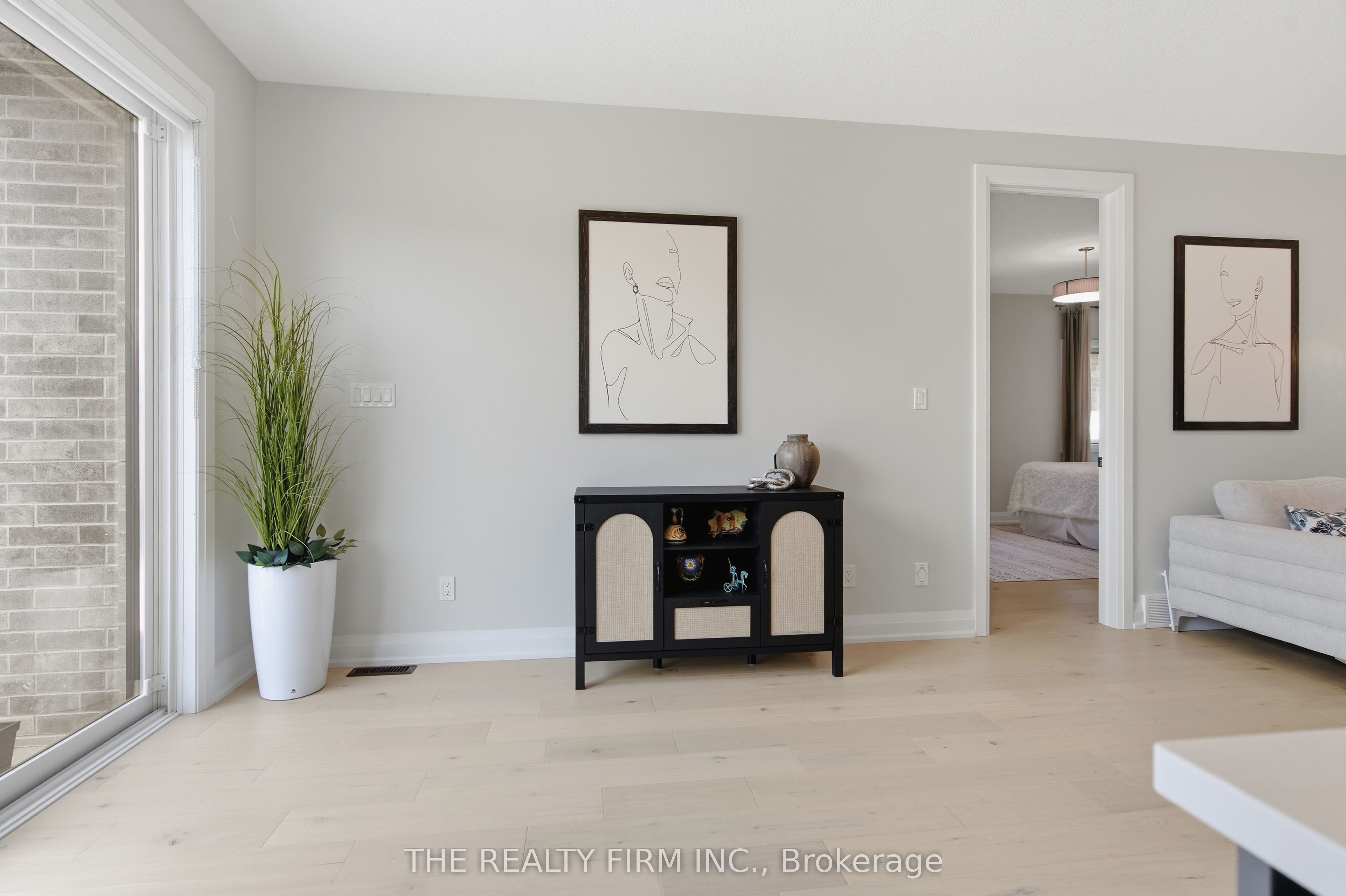 383 Daventry Way 8 Property Photo 20