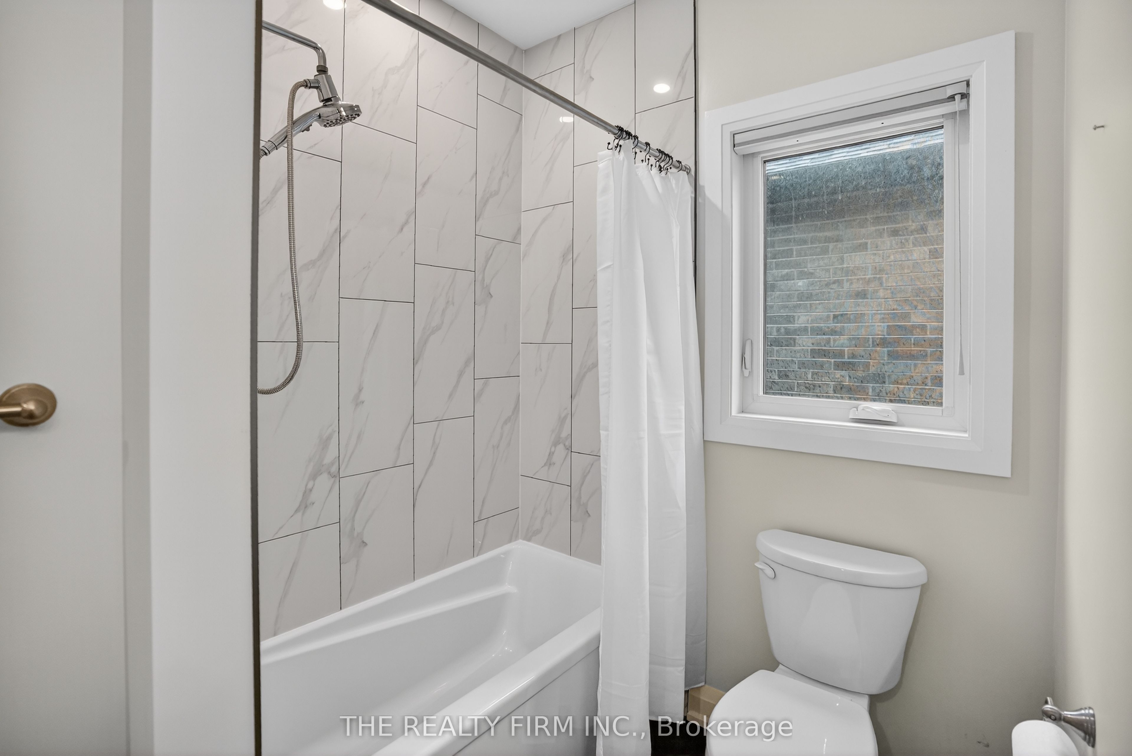 383 Daventry Way 8 Property Photo 23