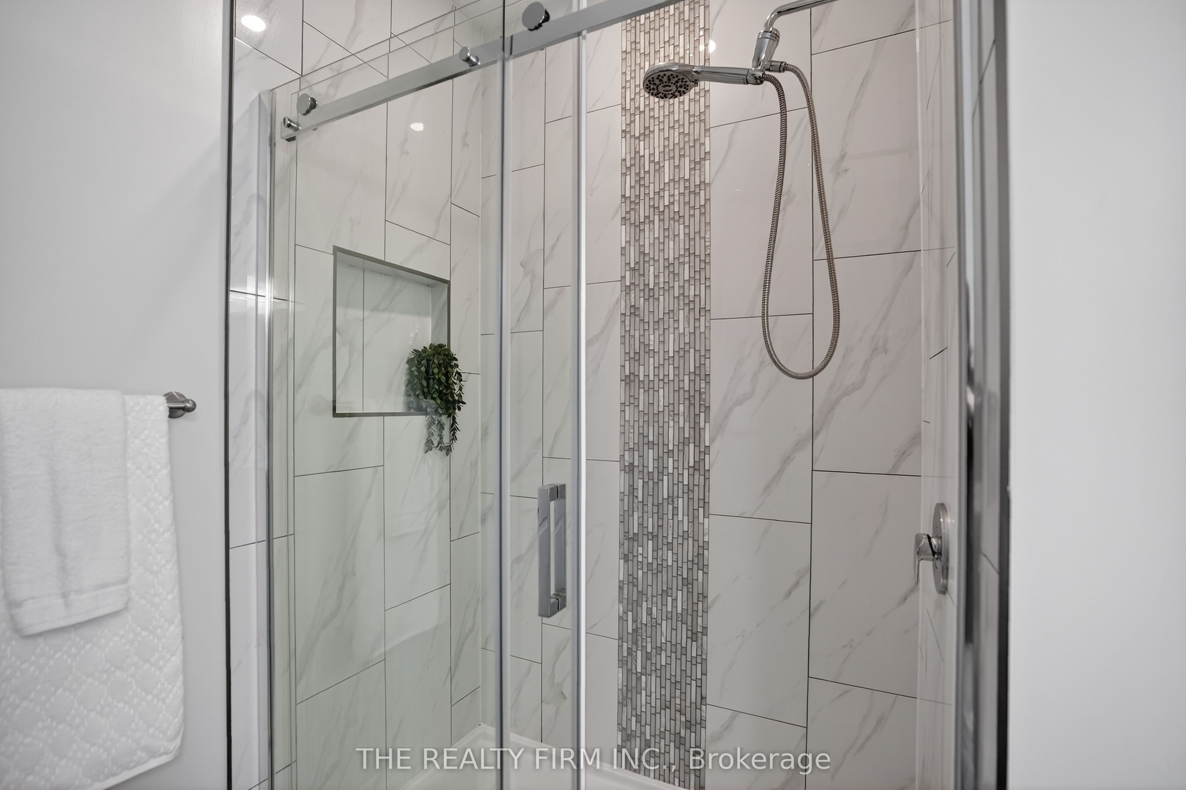 383 Daventry Way 8 Property Photo 28
