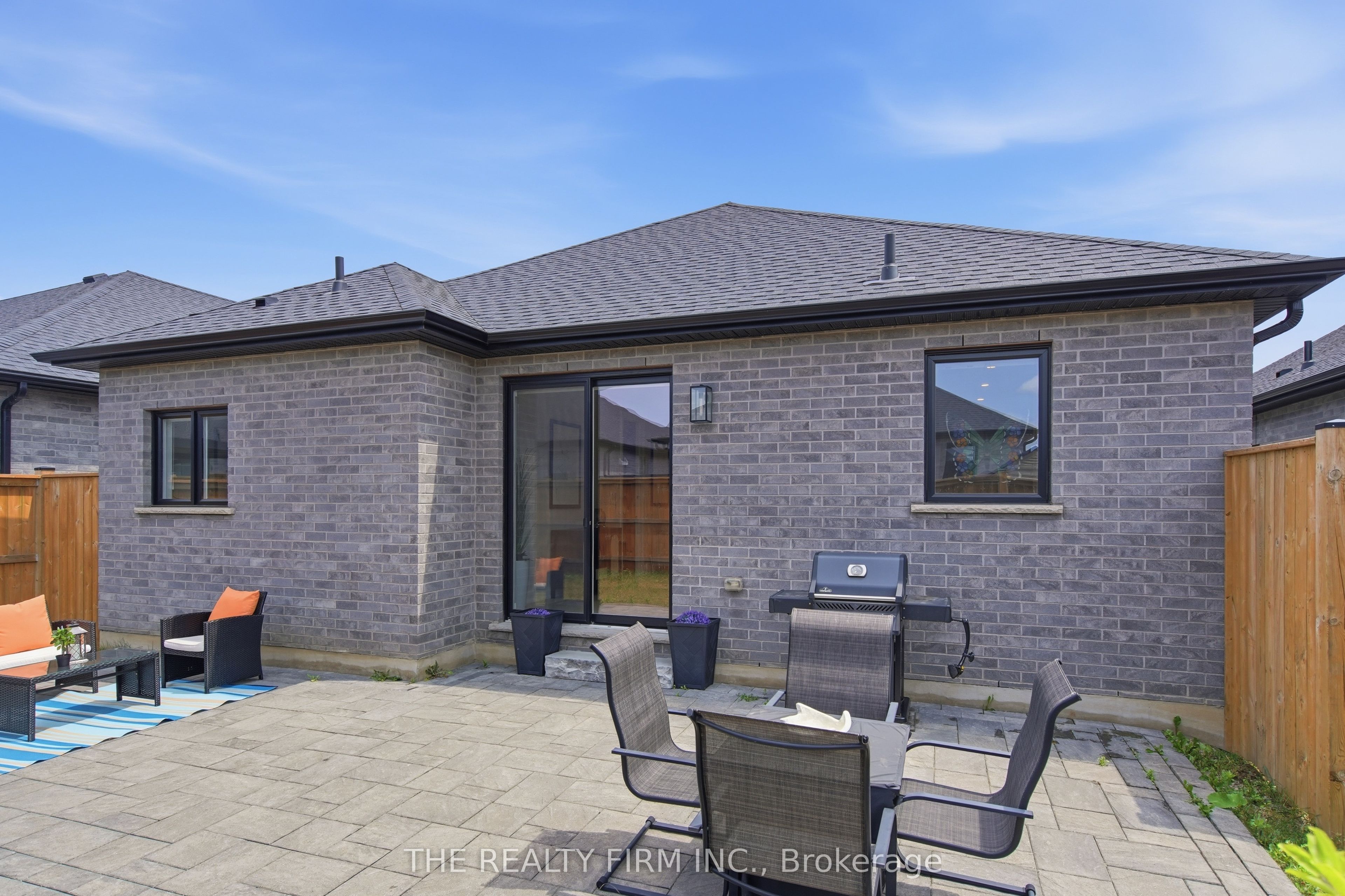 383 Daventry Way 8 Property Photo 45