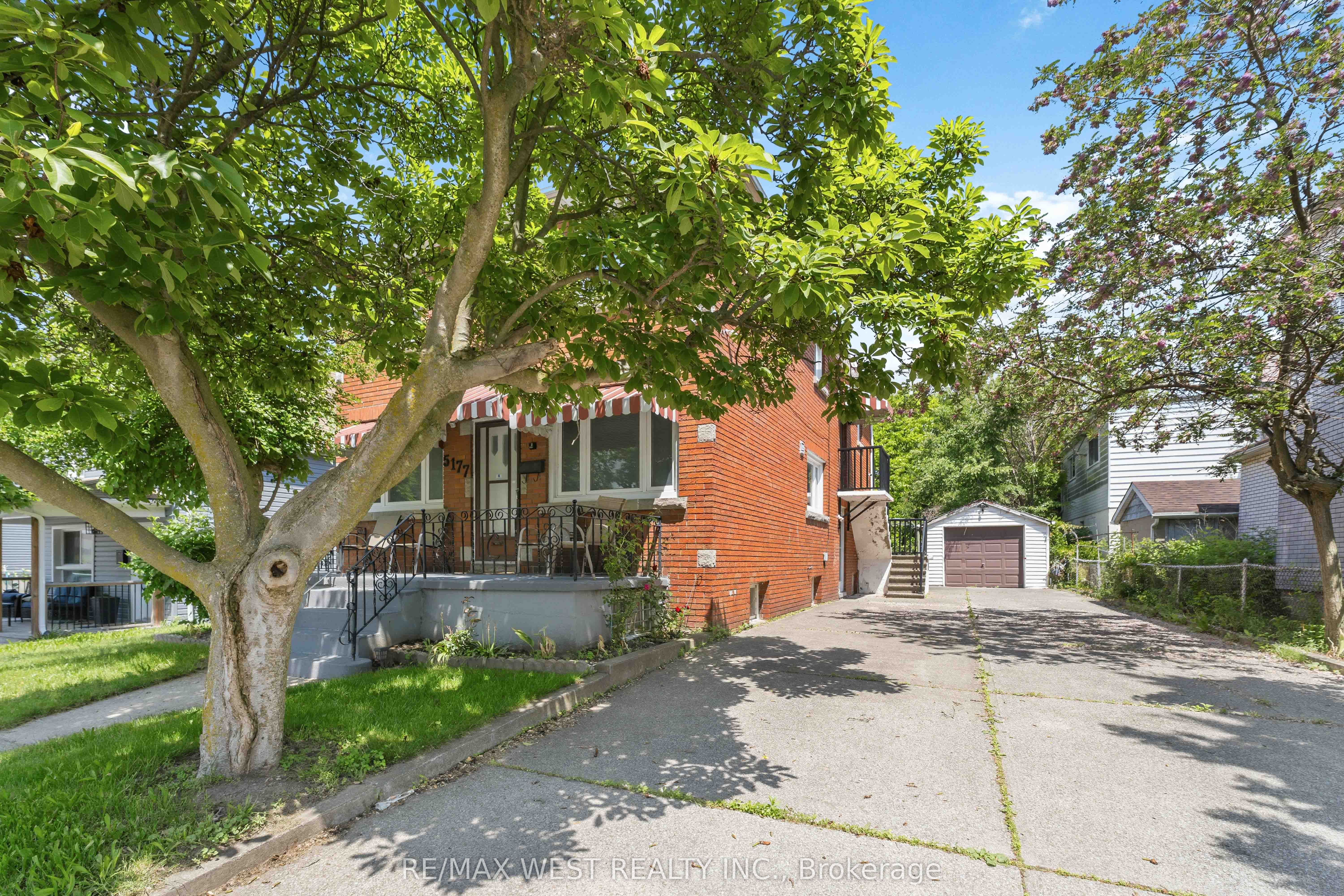 5177 Kitchener Street Property Photo 1