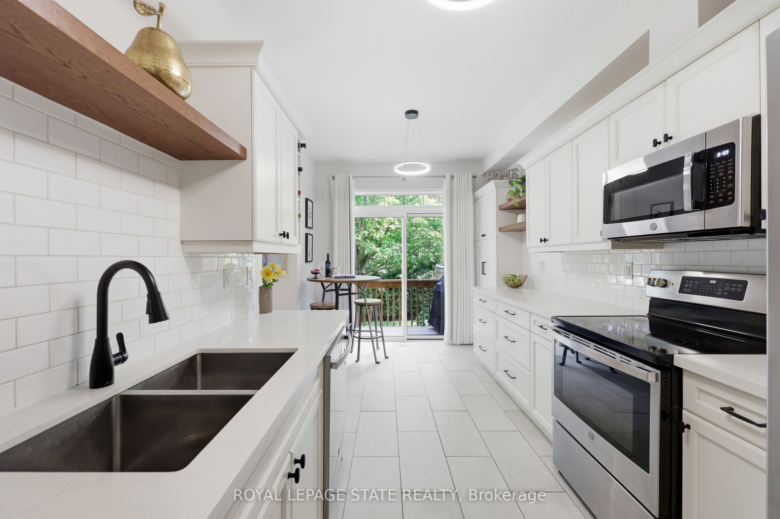 10 Davidson Boulevard 24 Property Photo 18