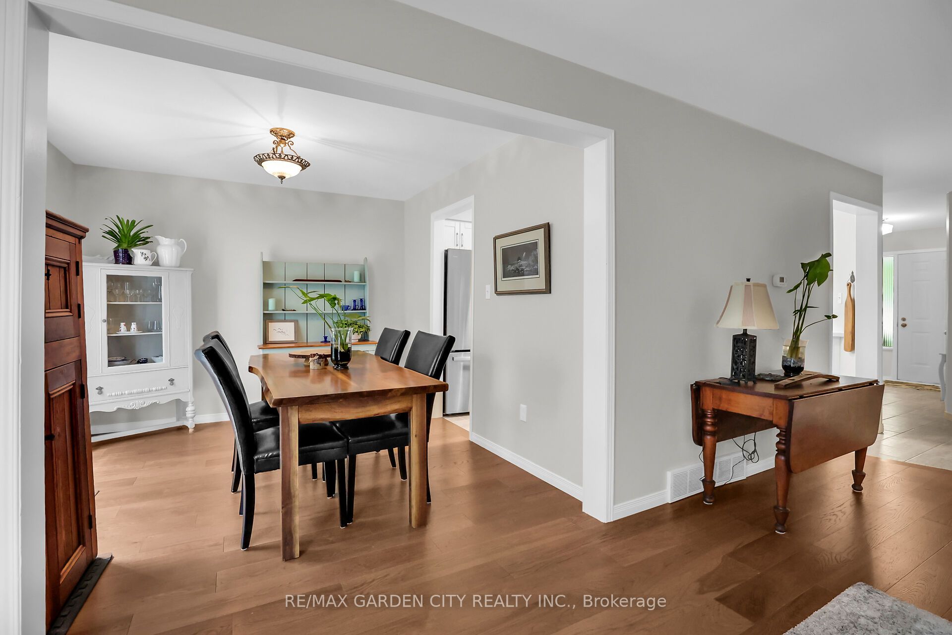 4542 Ivy Gardens Crescent Property Photo 7