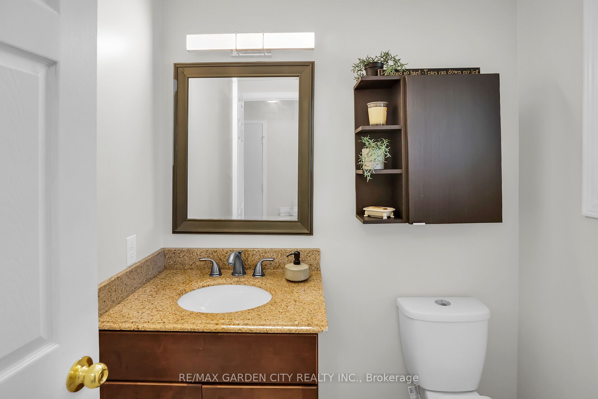 4542 Ivy Gardens Crescent Property Photo 10