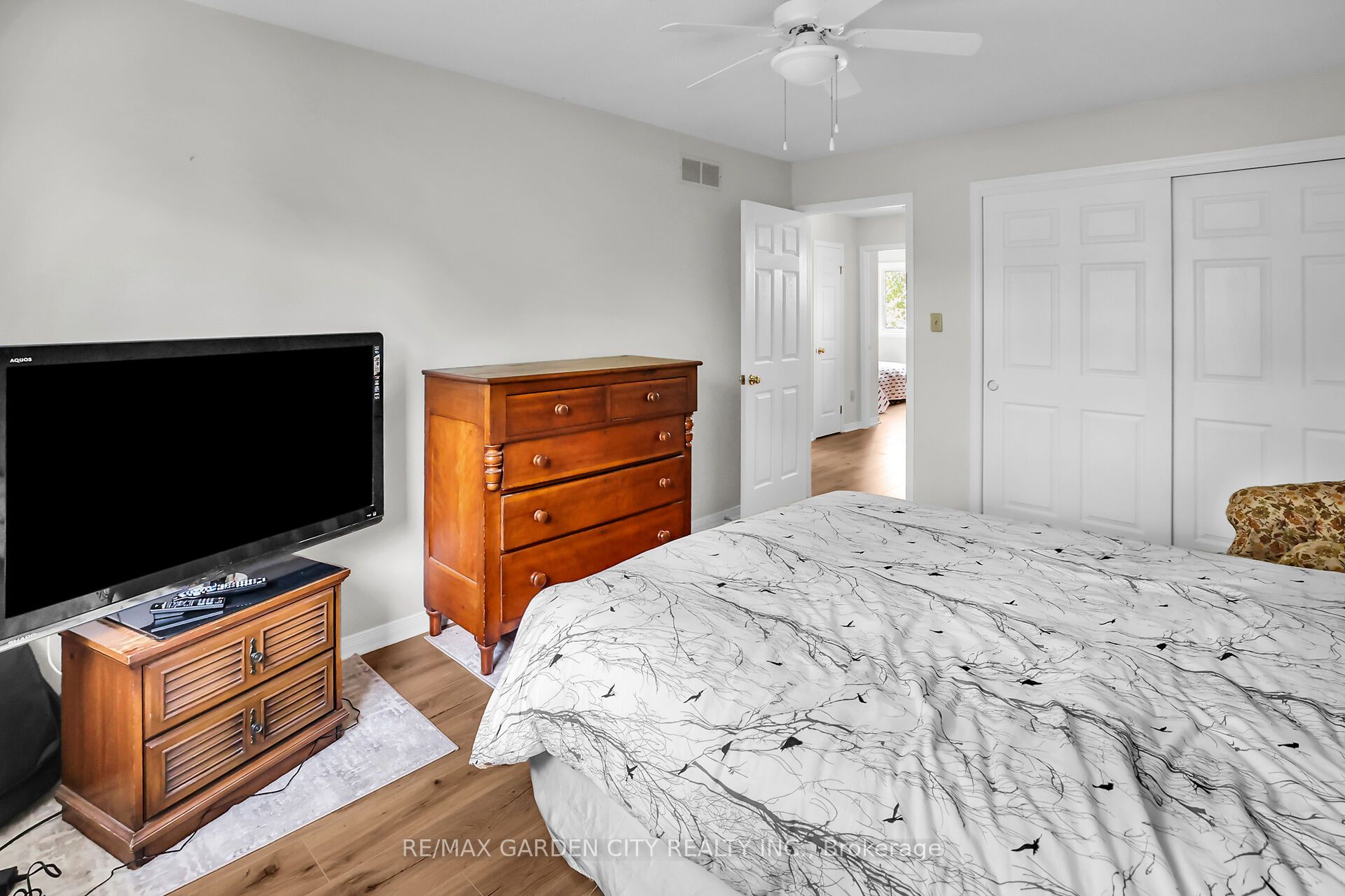 4542 Ivy Gardens Crescent Property Photo 12