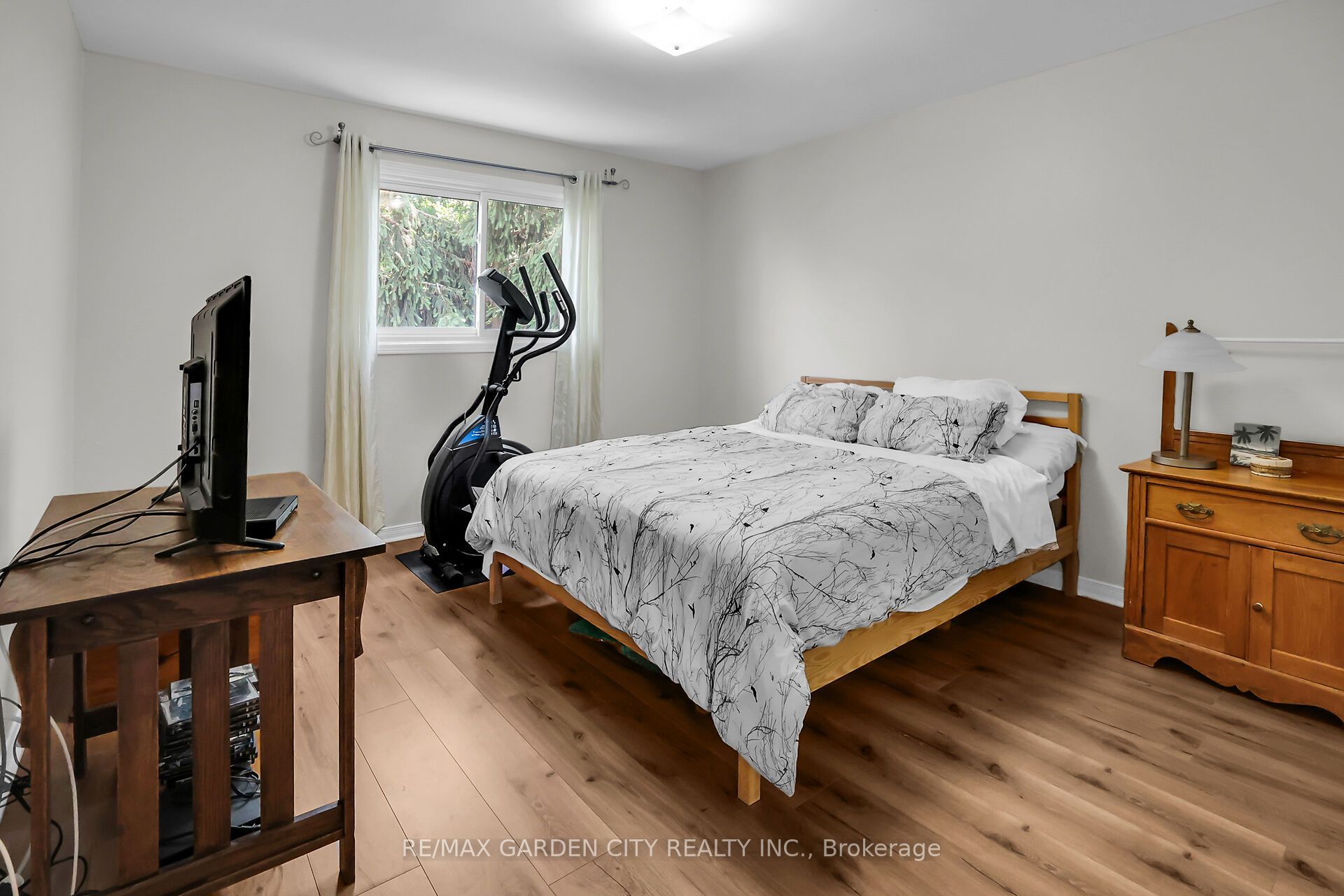 4542 Ivy Gardens Crescent Property Photo 13