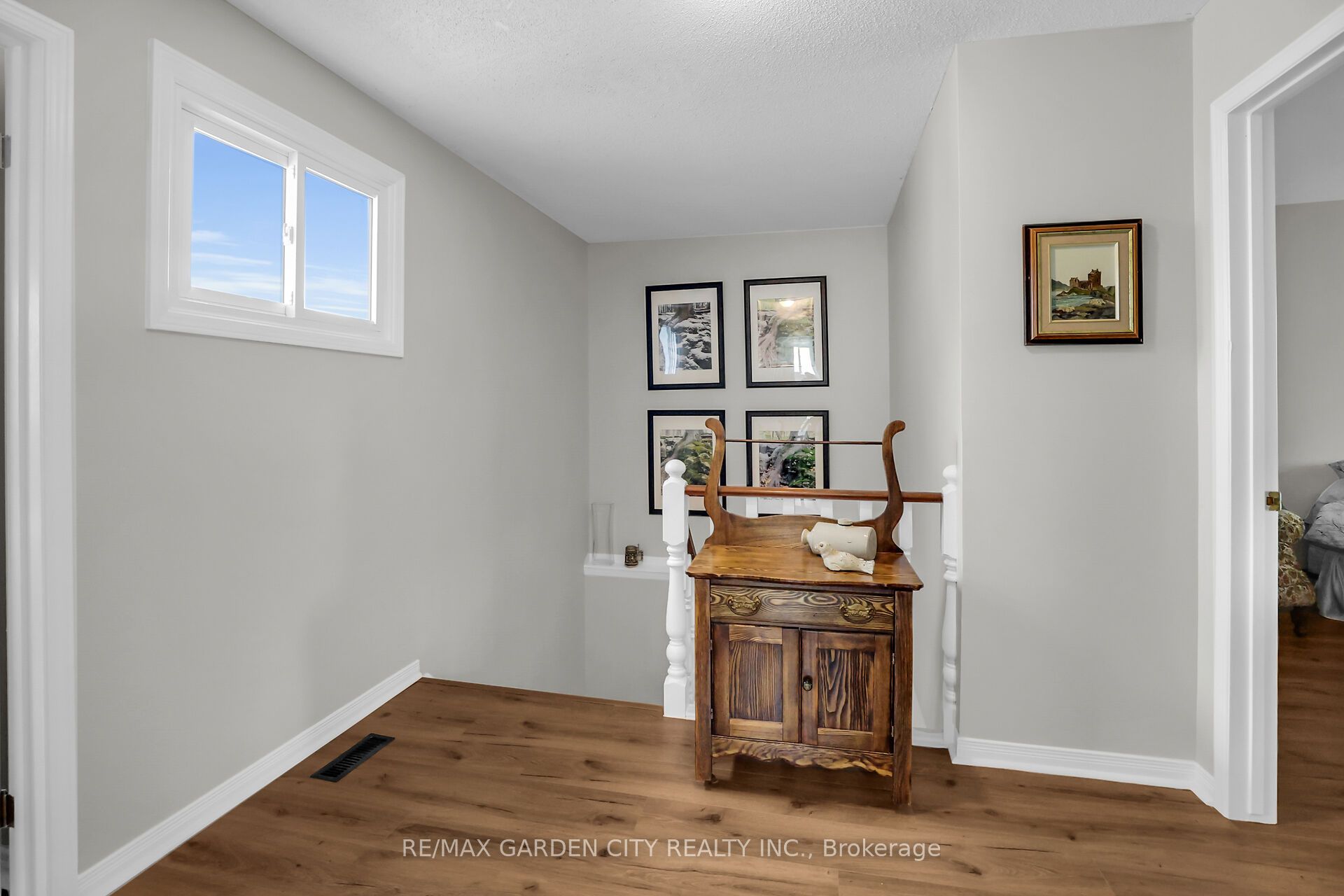 4542 Ivy Gardens Crescent Property Photo 17