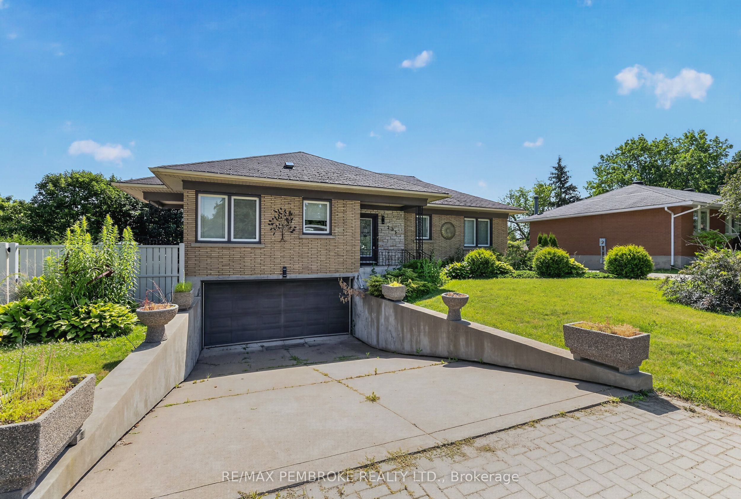 235 Broadview Drive Property Photo 5