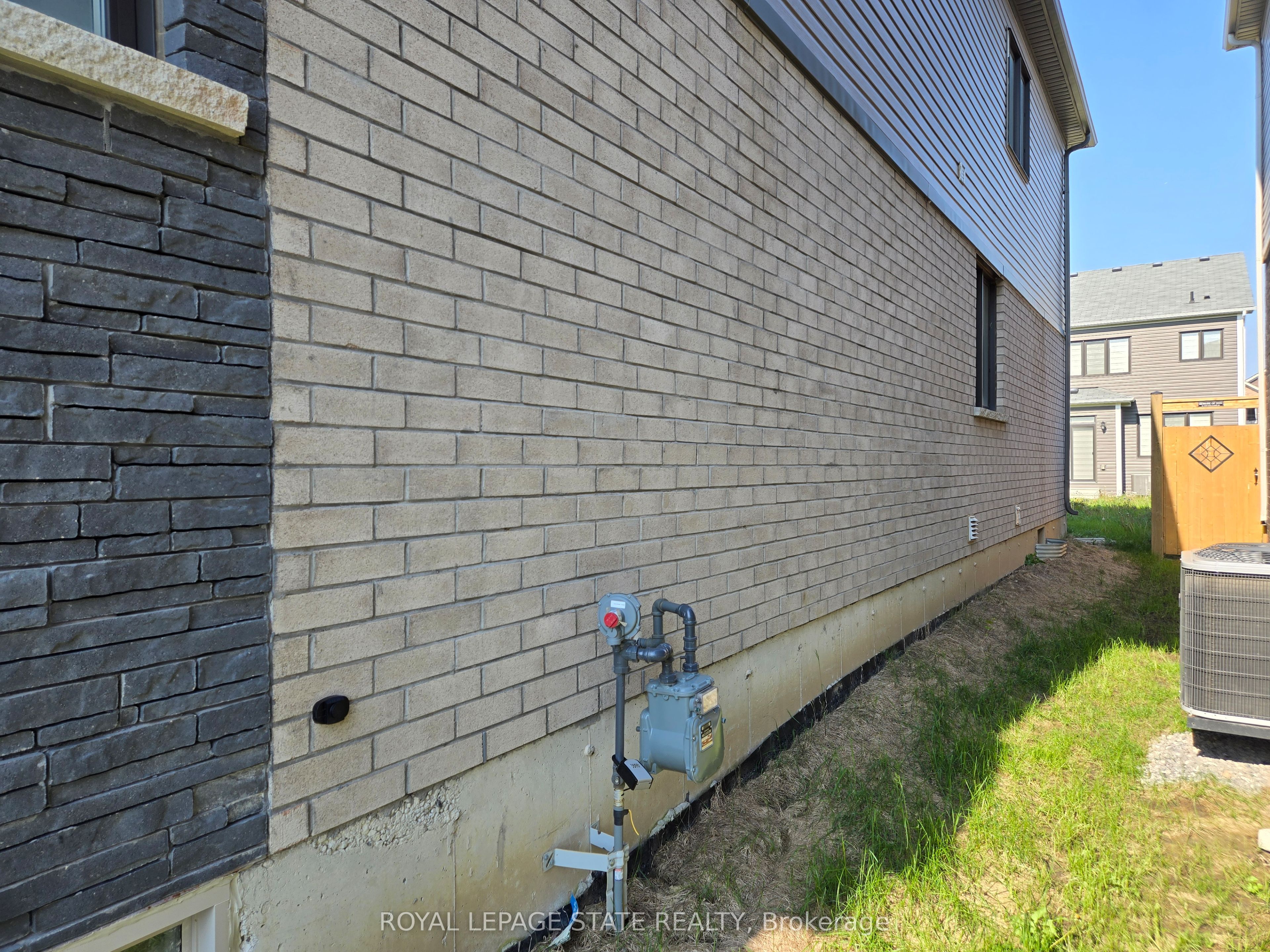 395 Barker Parkway Property Photo 4