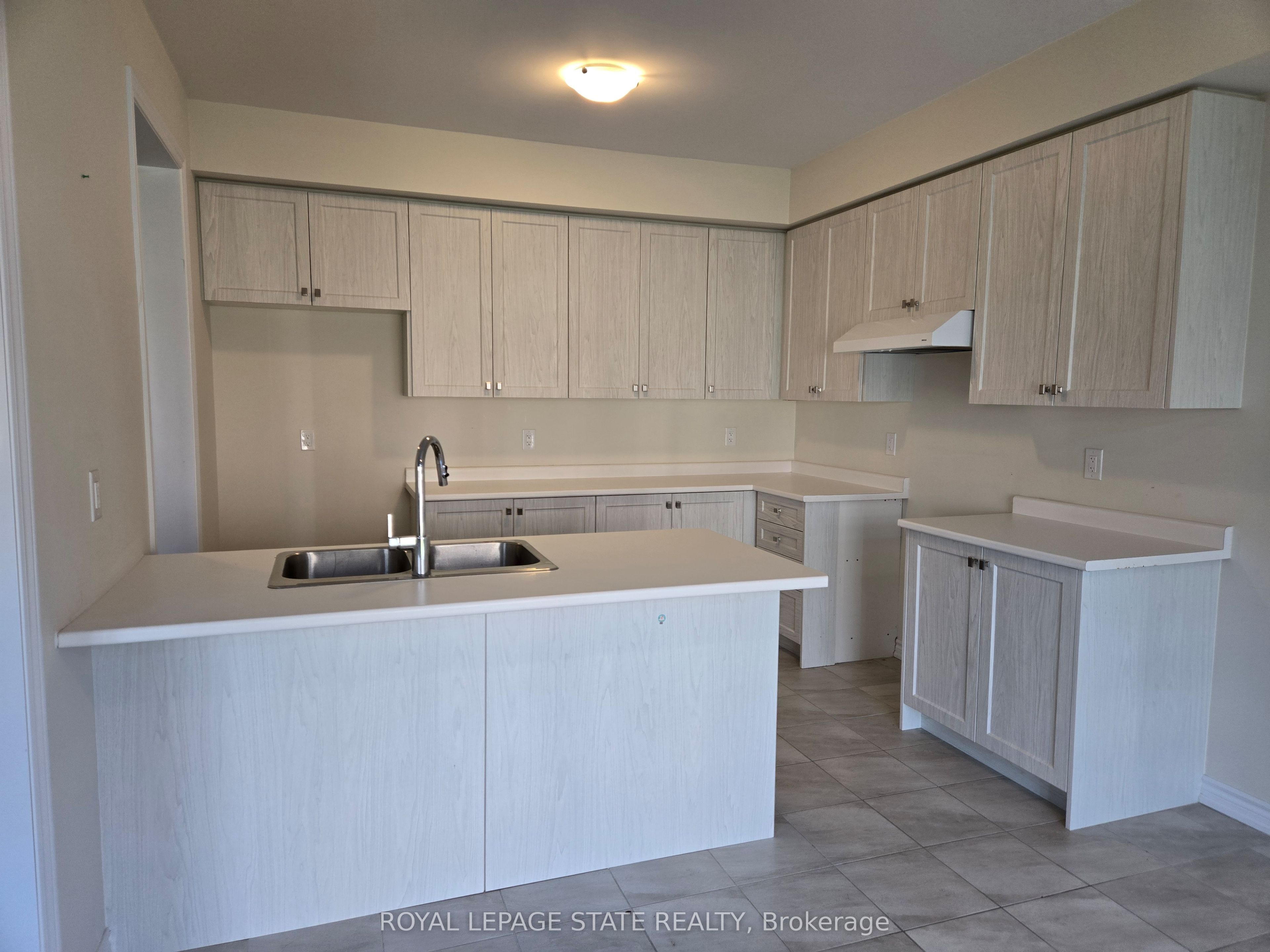 395 Barker Parkway Property Photo 6