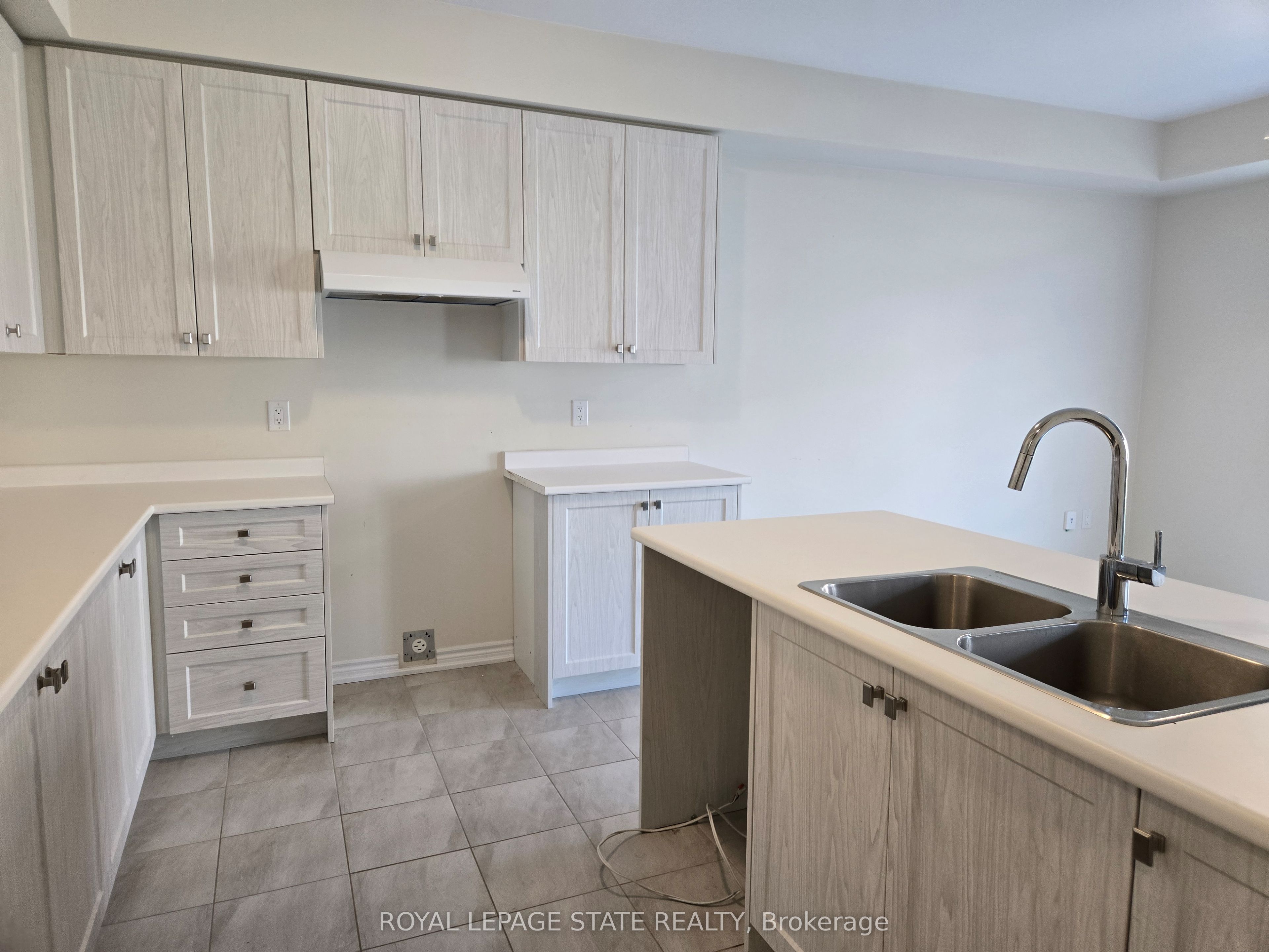 395 Barker Parkway Property Photo 7