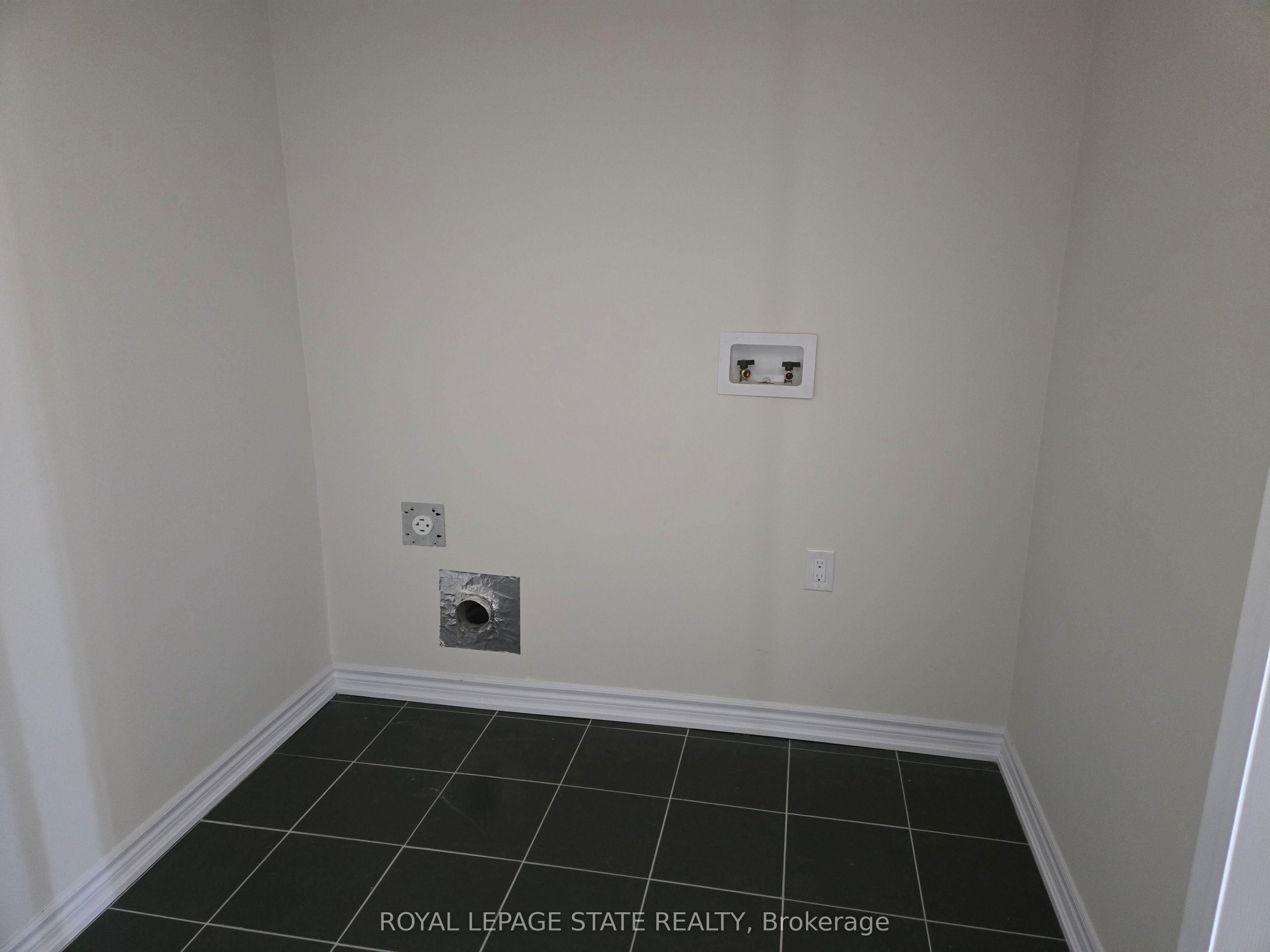 395 Barker Parkway Property Photo 27