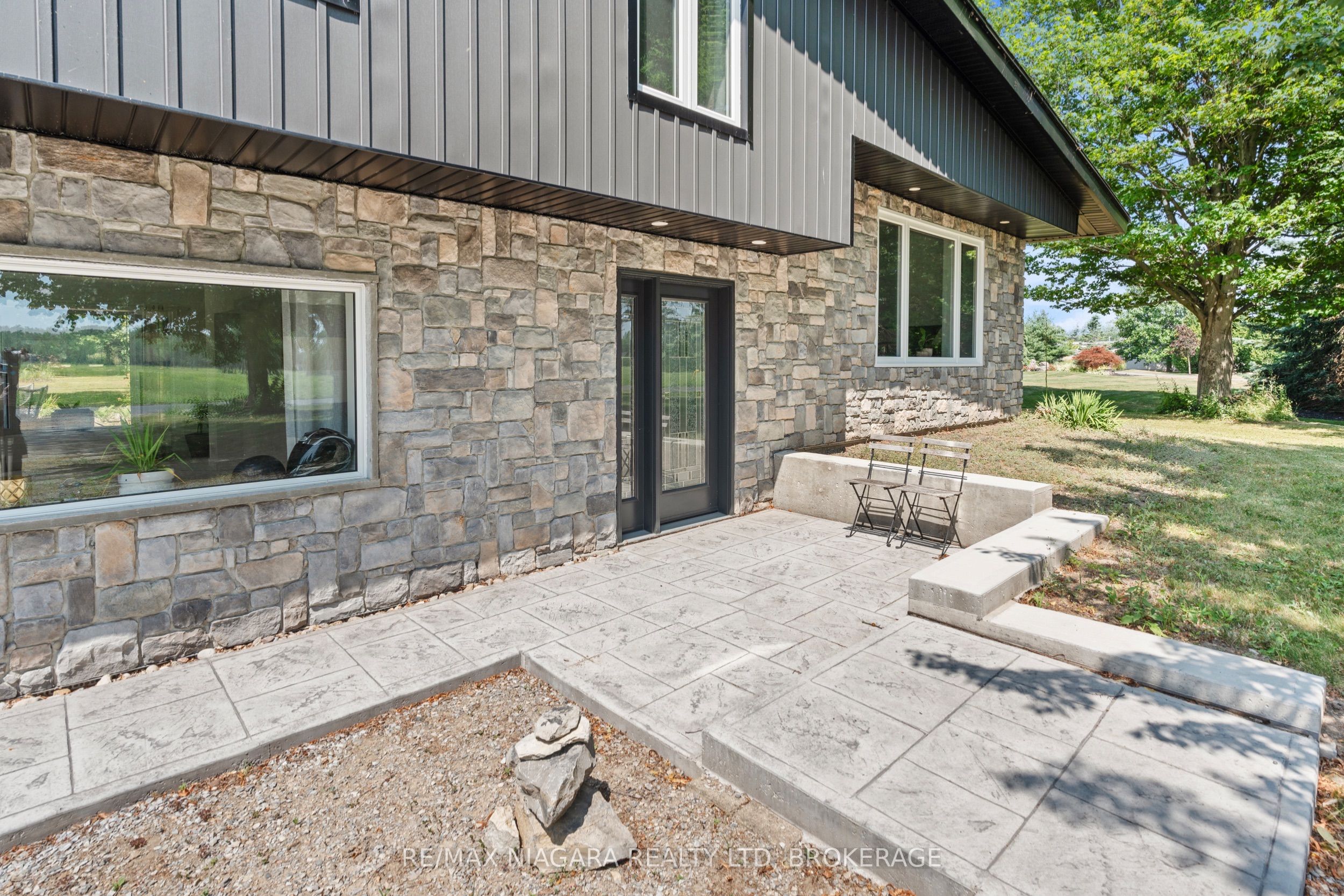 1546 Nigh Road Property Photo 4