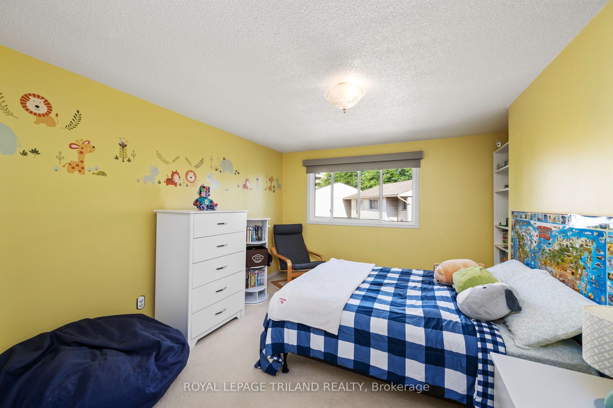 300 Sandringham Crescent 14 Property Photo 17