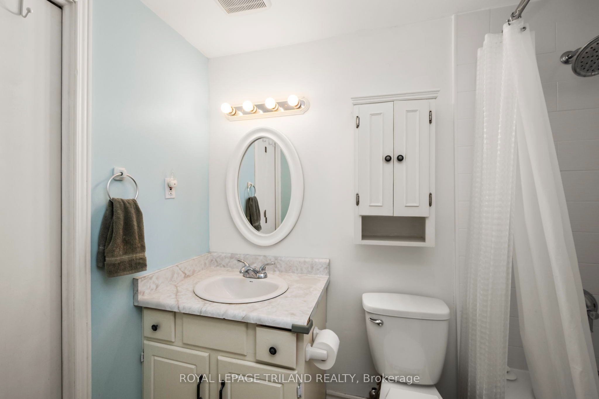 300 Sandringham Crescent 14 Property Photo 19