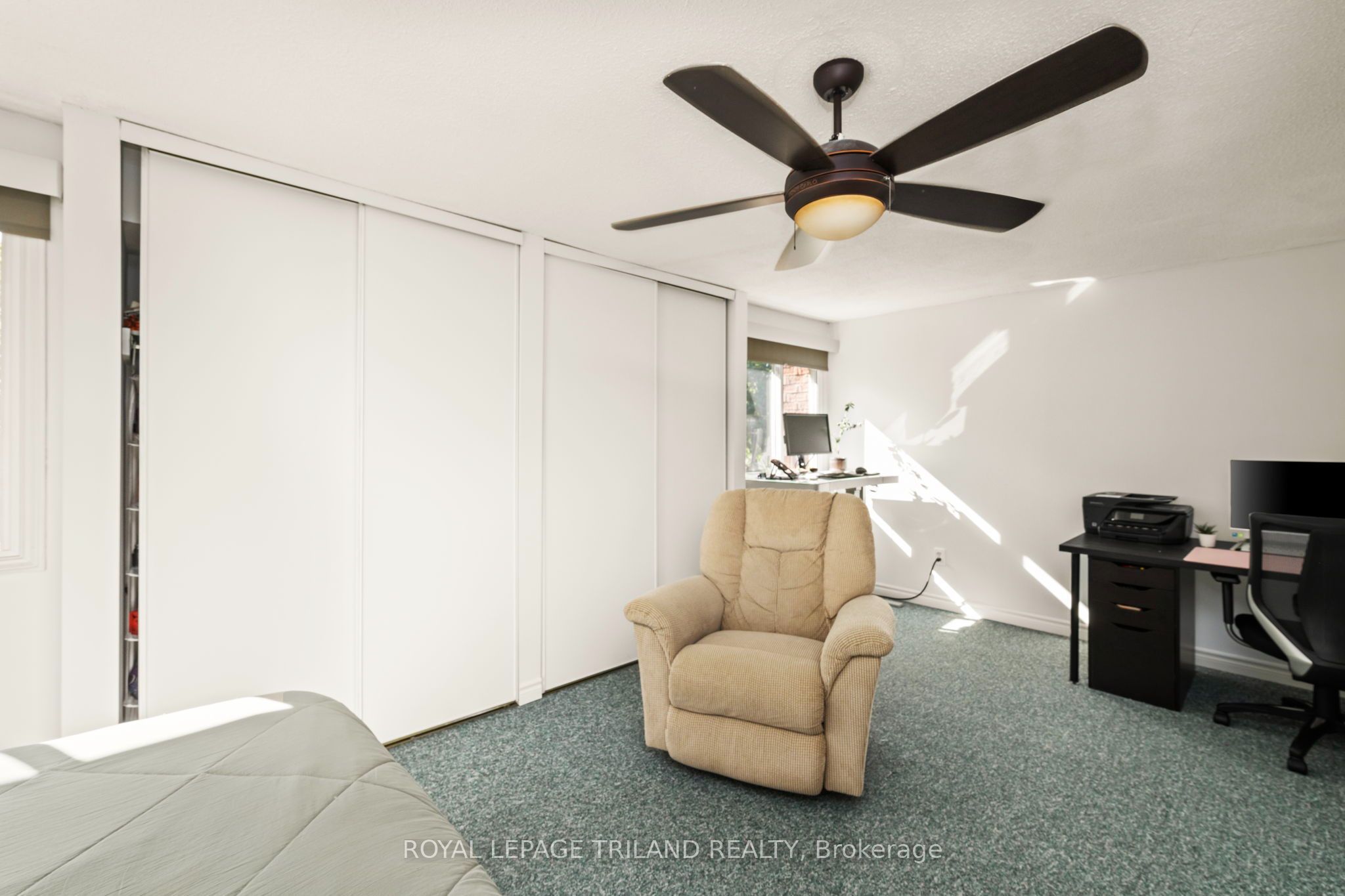 300 Sandringham Crescent 14 Property Photo 21