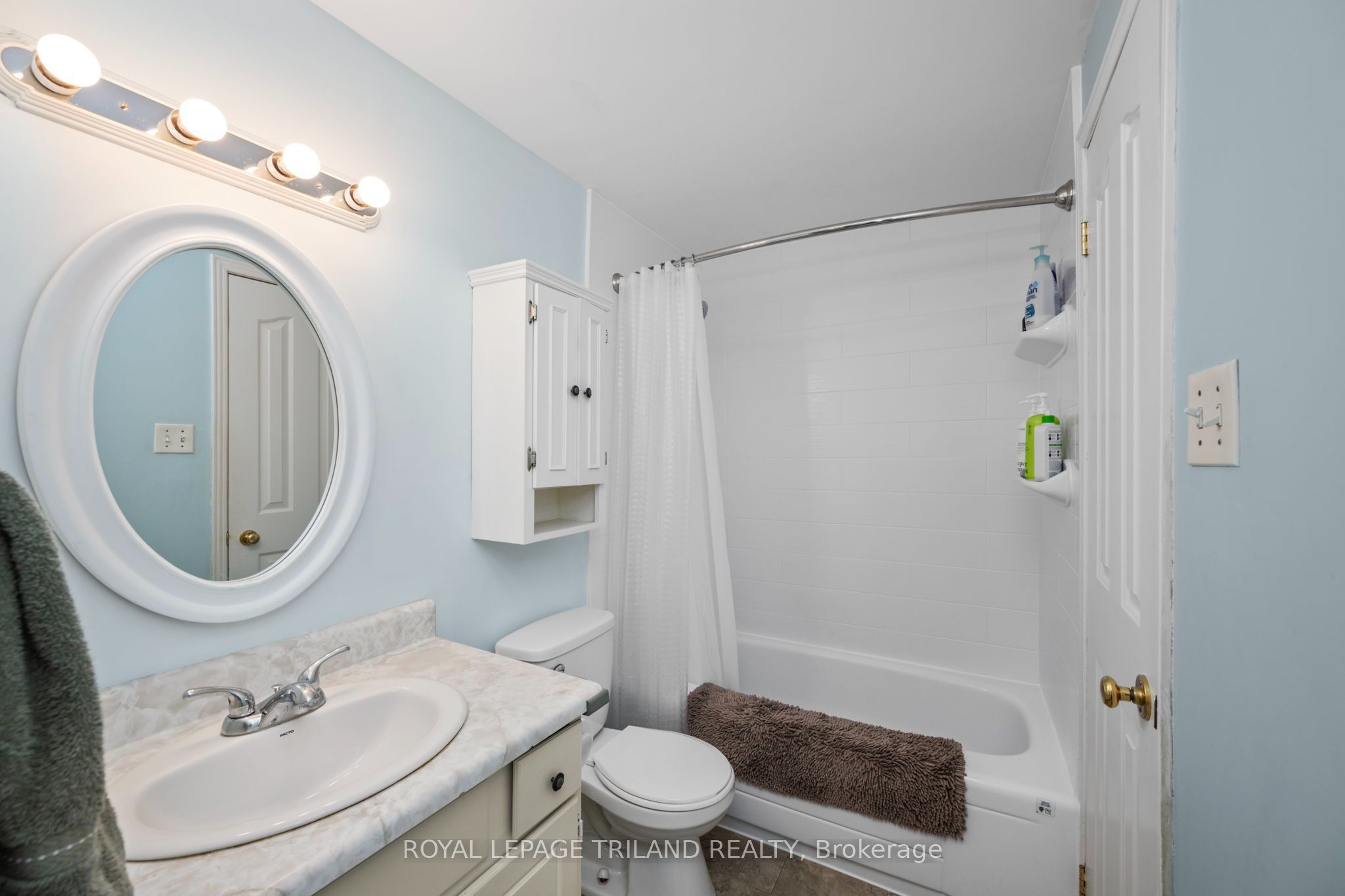 300 Sandringham Crescent 14 Property Photo 23