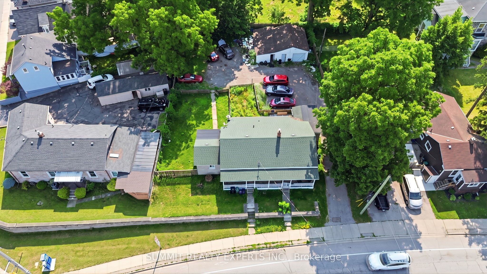 225 Ainsile Street S Property Photo 45