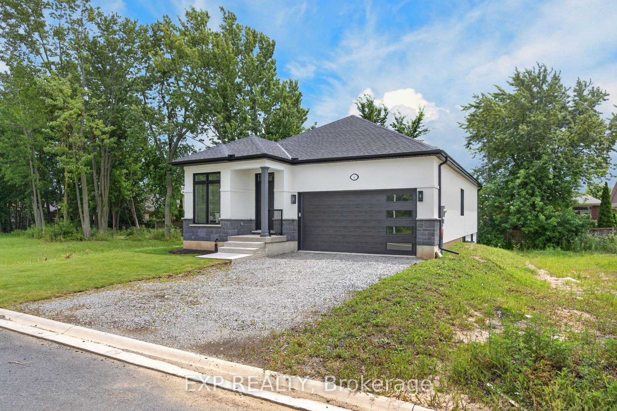 11 Stickles Street Property Photo 2