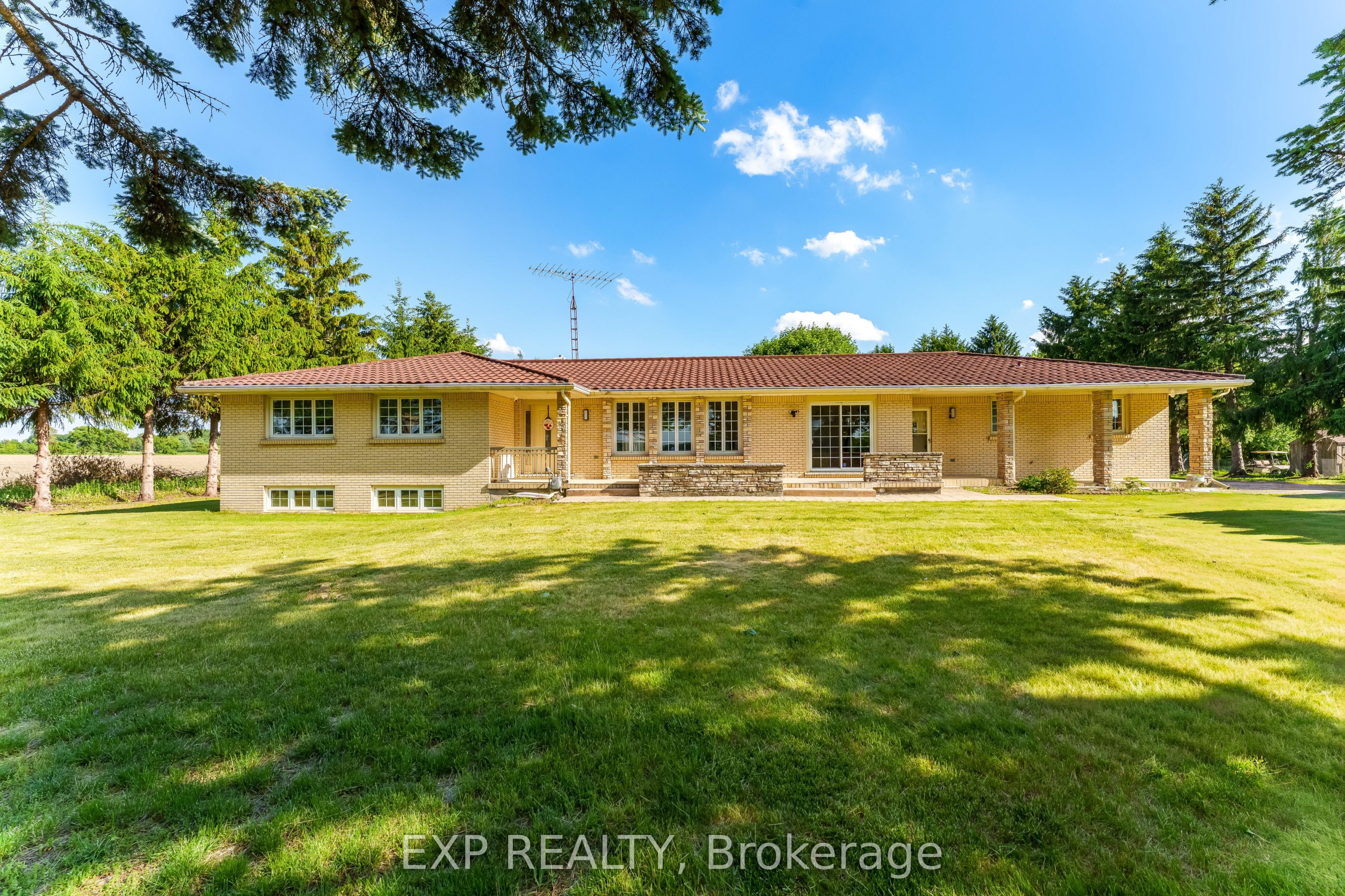 2047 Hamilton Road Property Photo 1