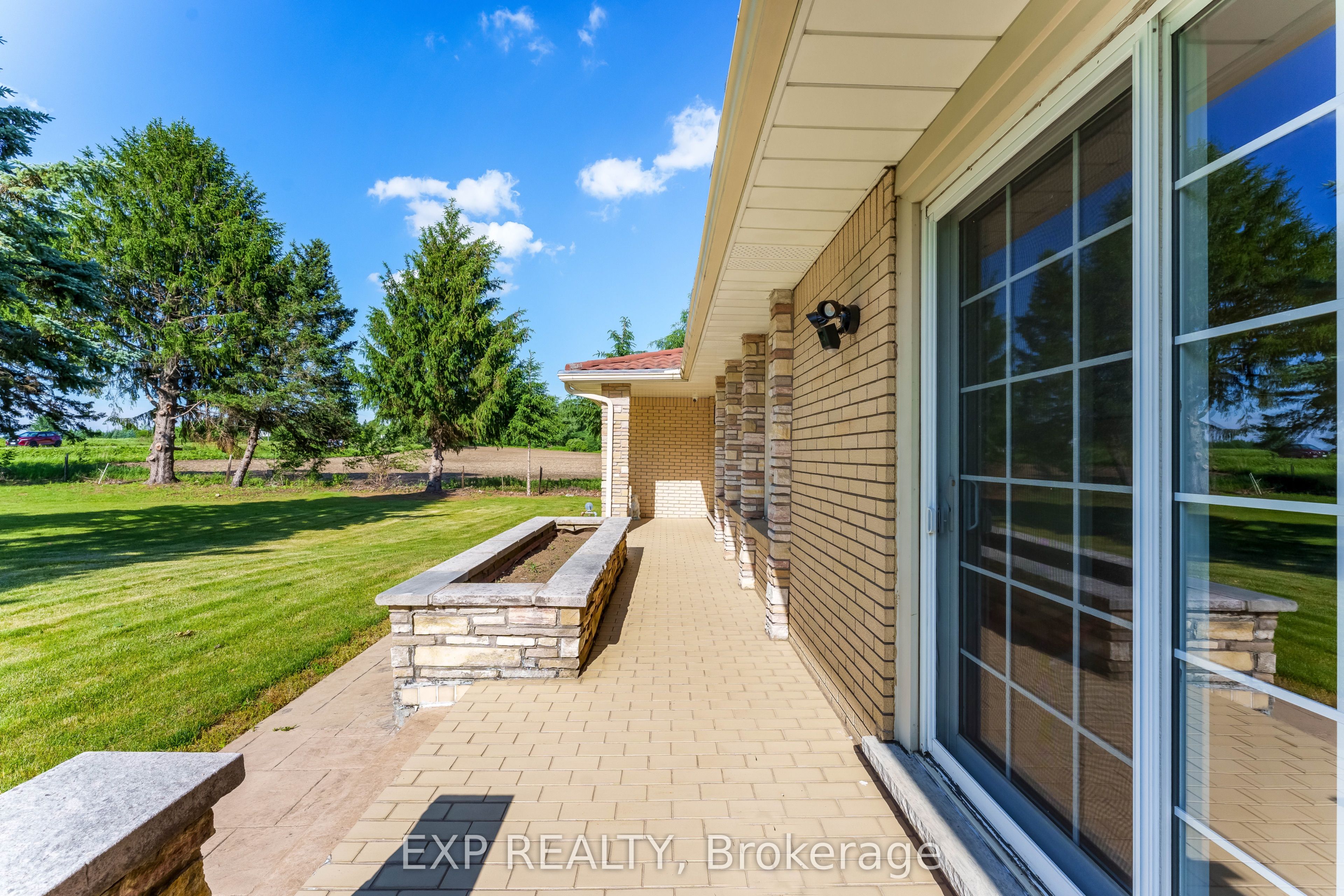 2047 Hamilton Road Property Photo 7