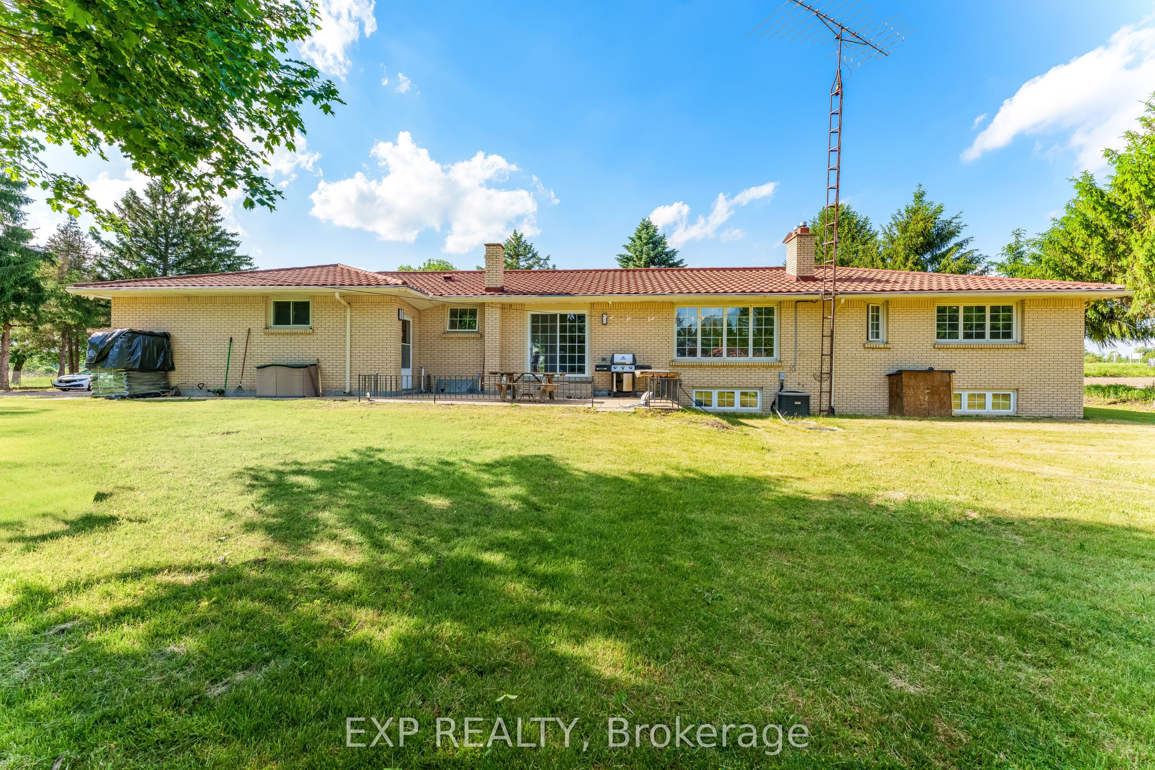 2047 Hamilton Road Property Photo 11
