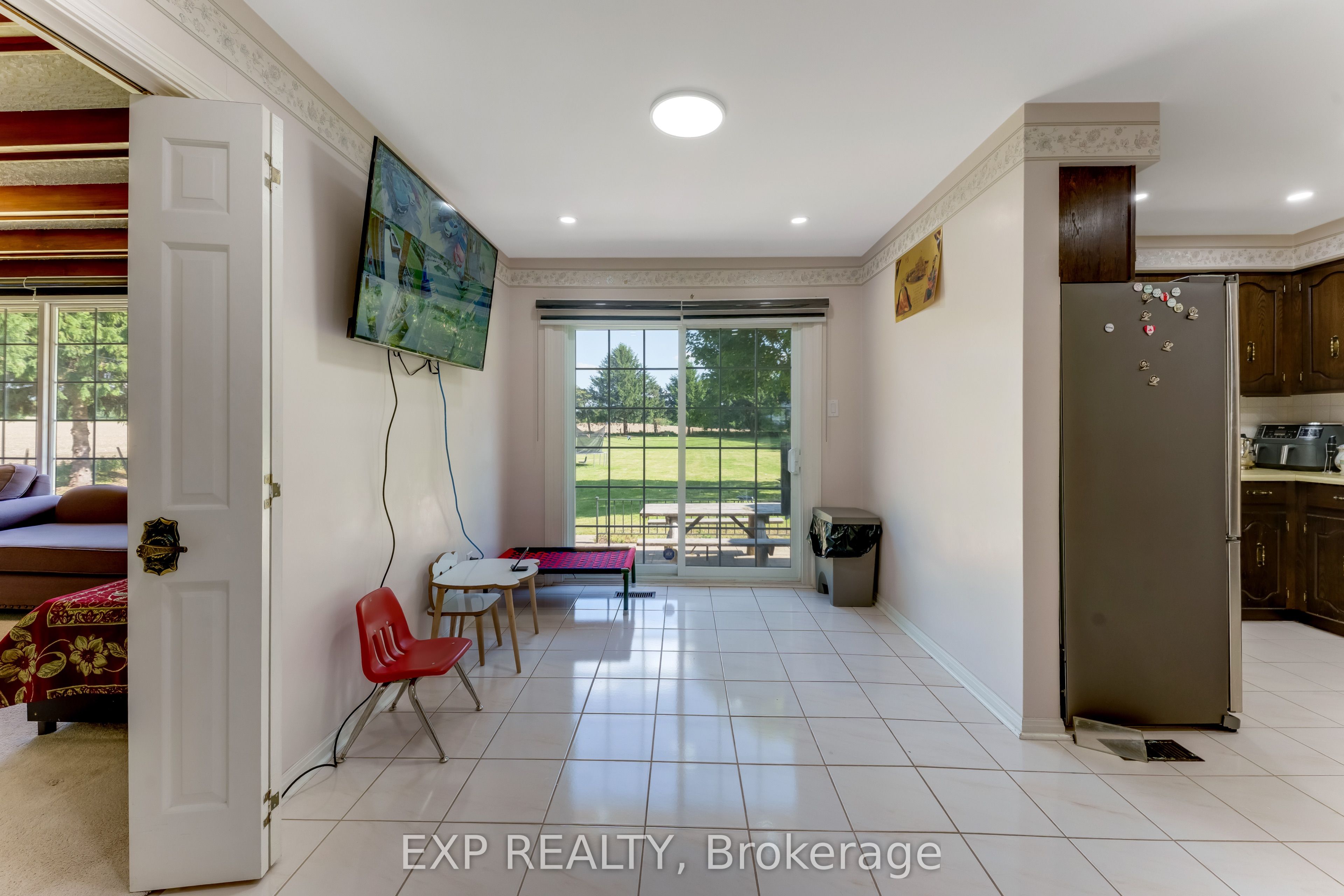 2047 Hamilton Road Property Photo 22