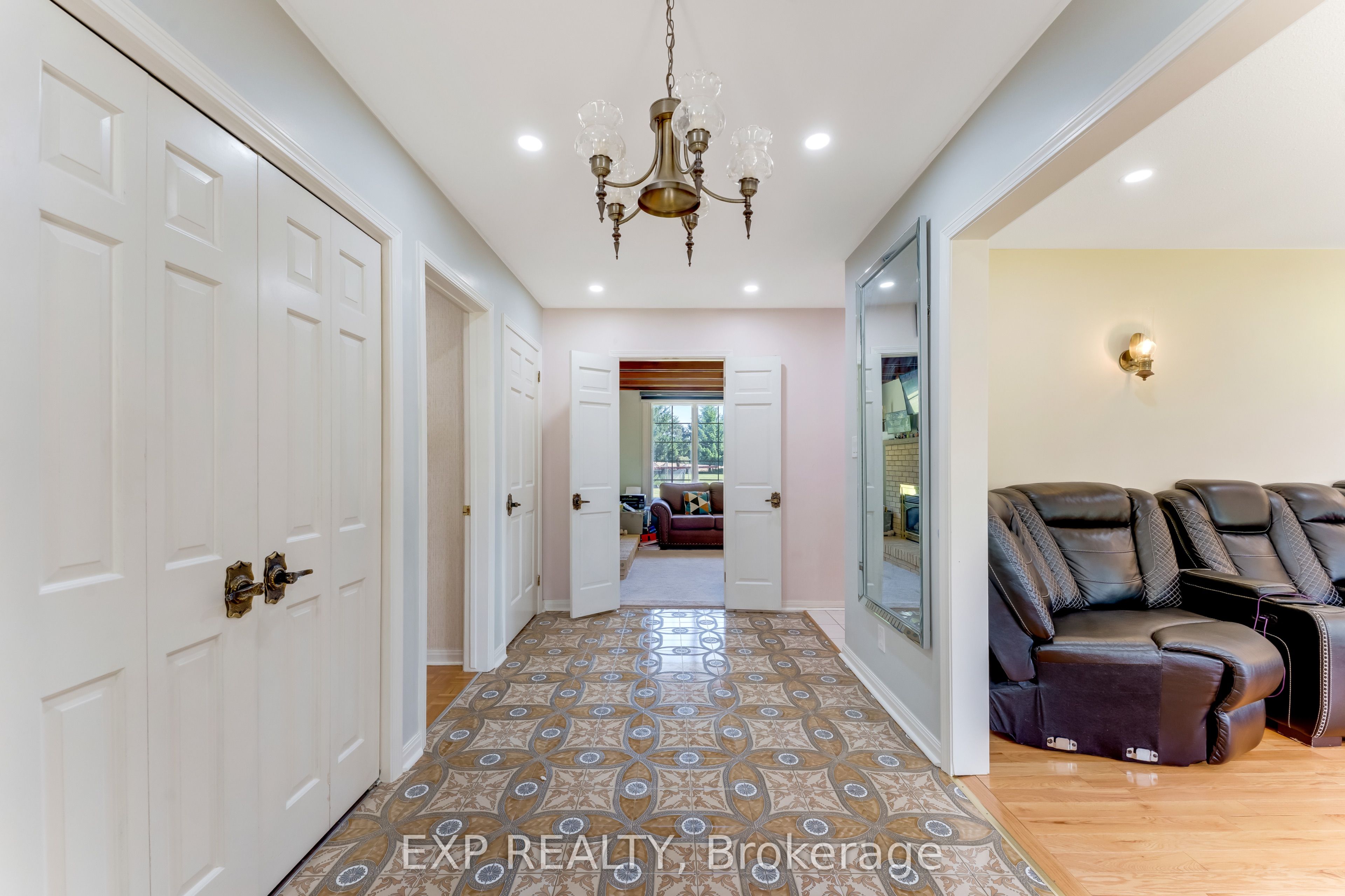 2047 Hamilton Road Property Photo 27