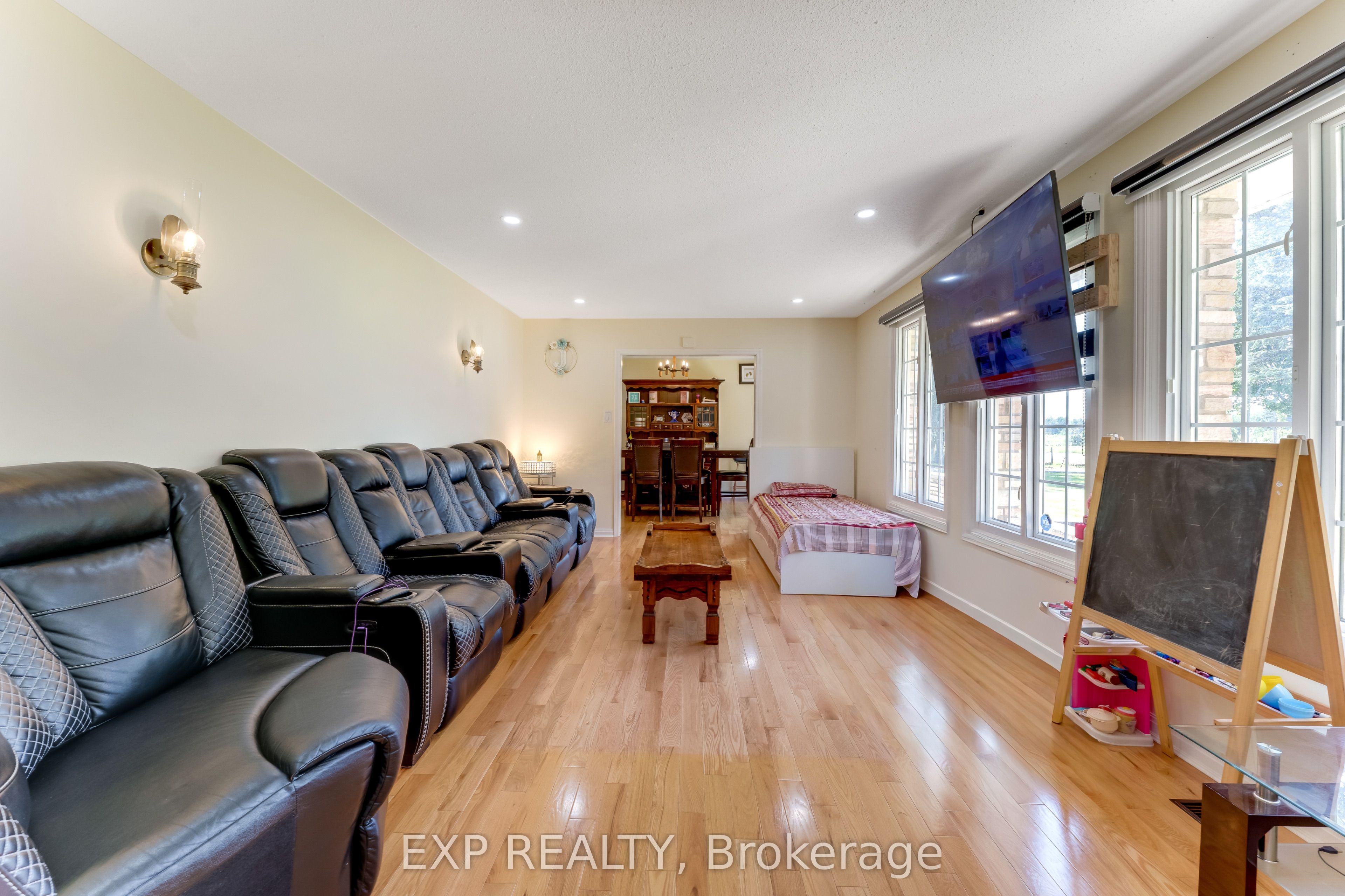 2047 Hamilton Road Property Photo 28