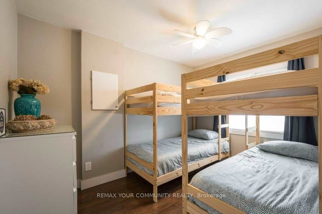 17 Price Street W Property Photo 11