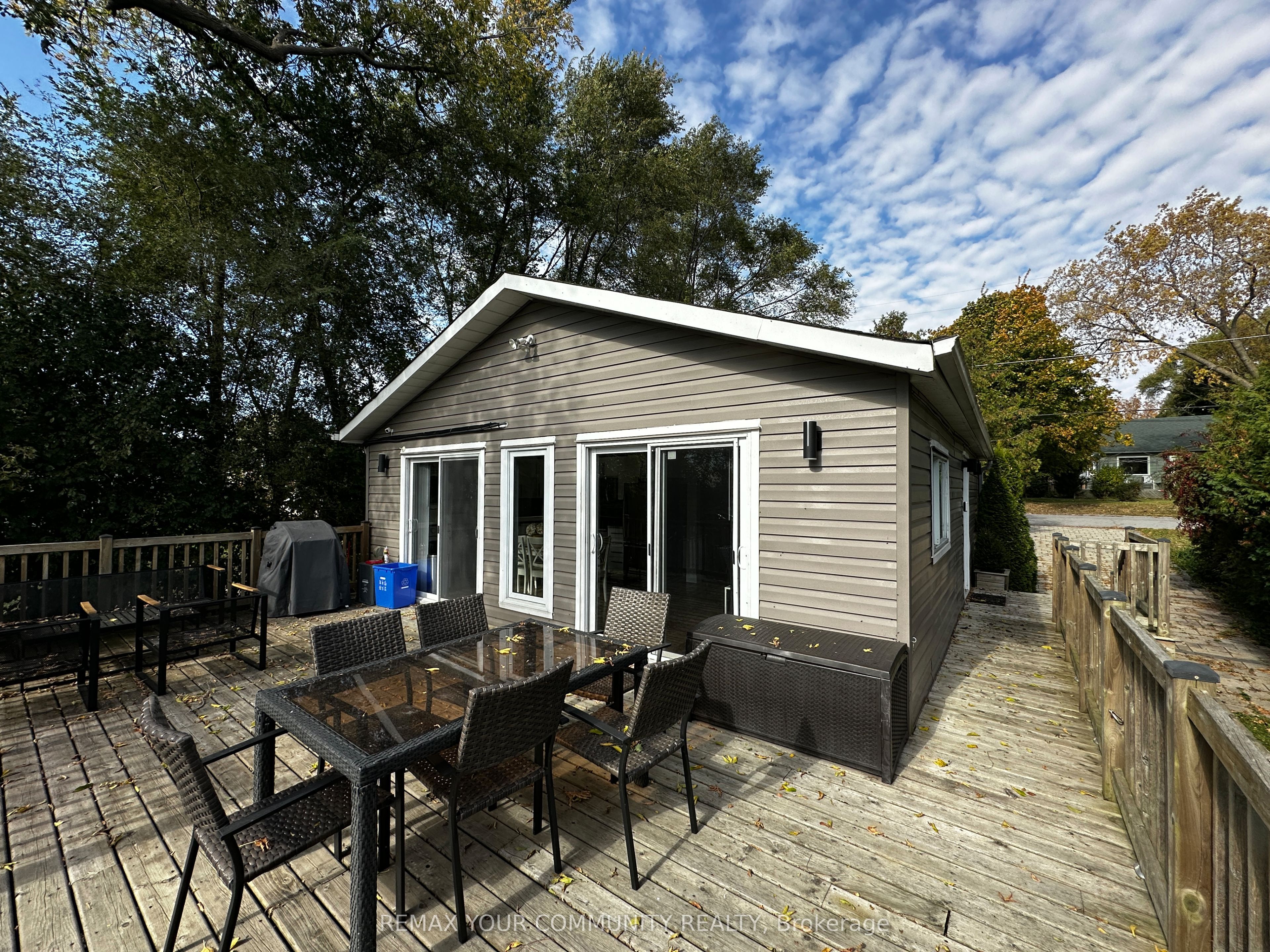 17 Price Street W Property Photo 12