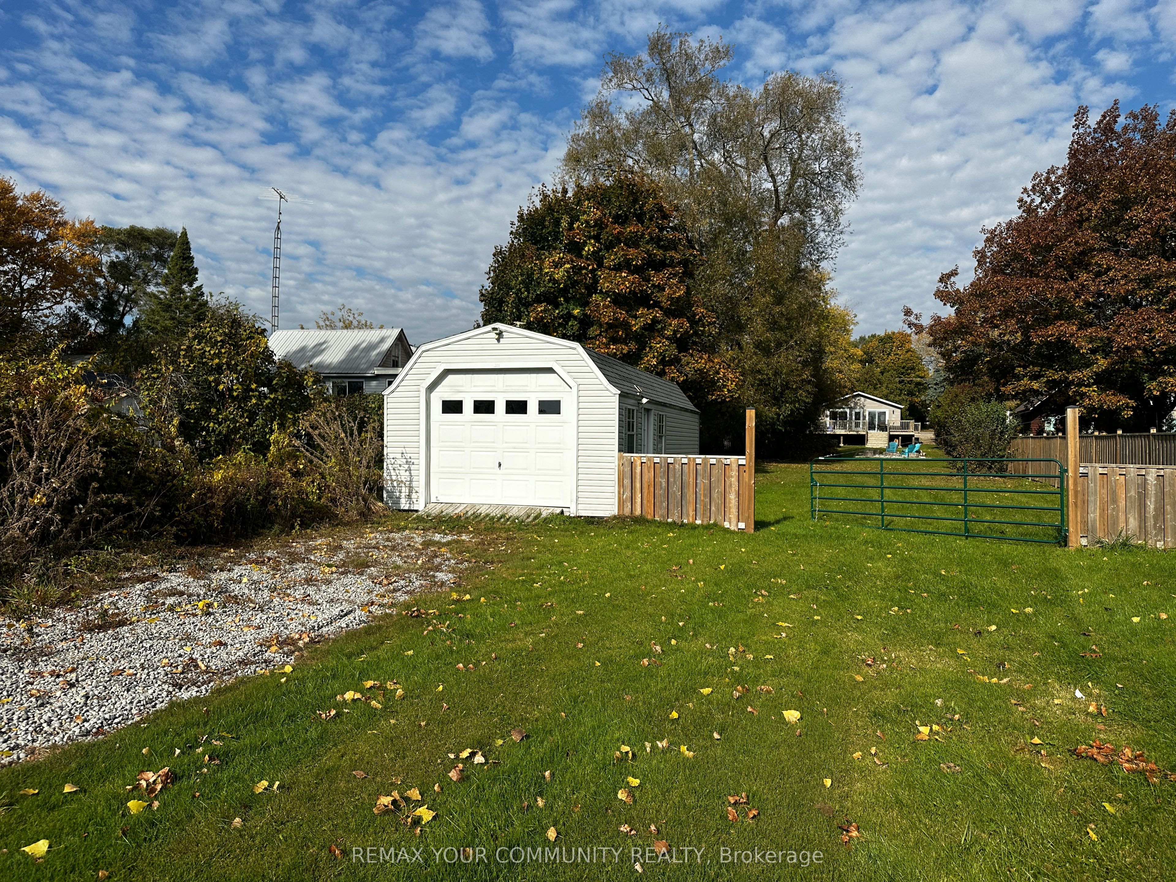 17 Price Street W Property Photo 17