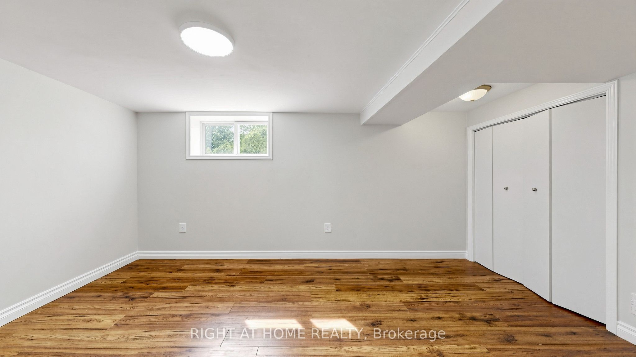 59 Longwood Road N Property Photo 25