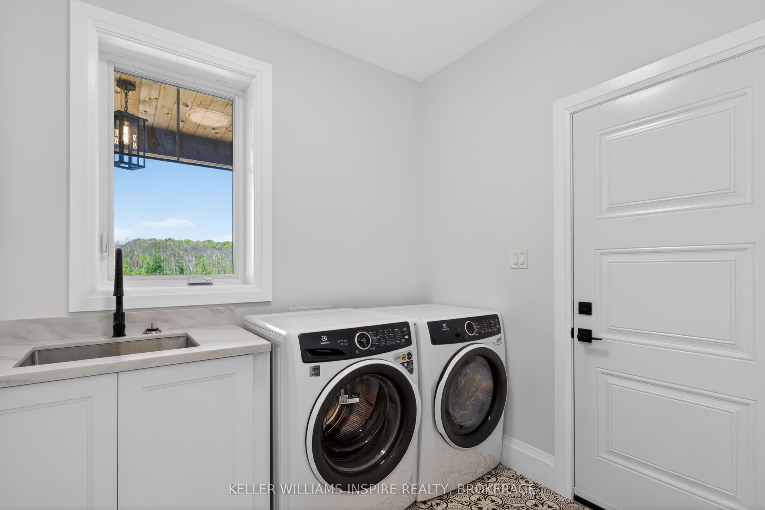 939 Sheffield Lane Property Photo 35