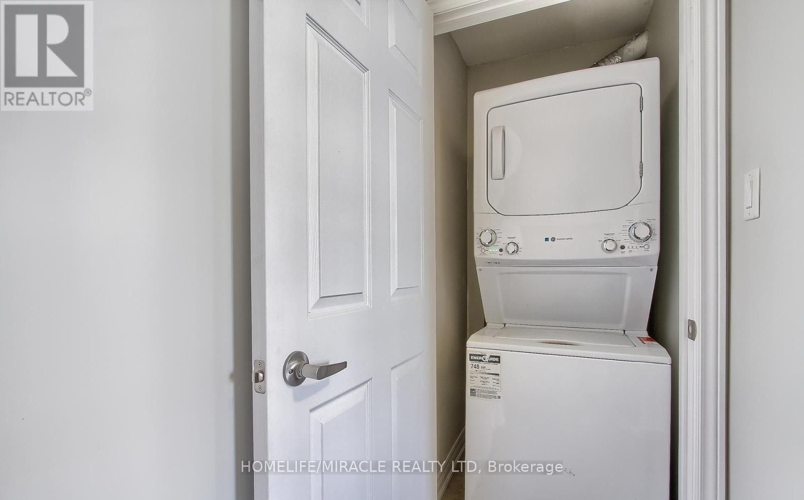 70 Knotty Pine Avenue Property Photo 25