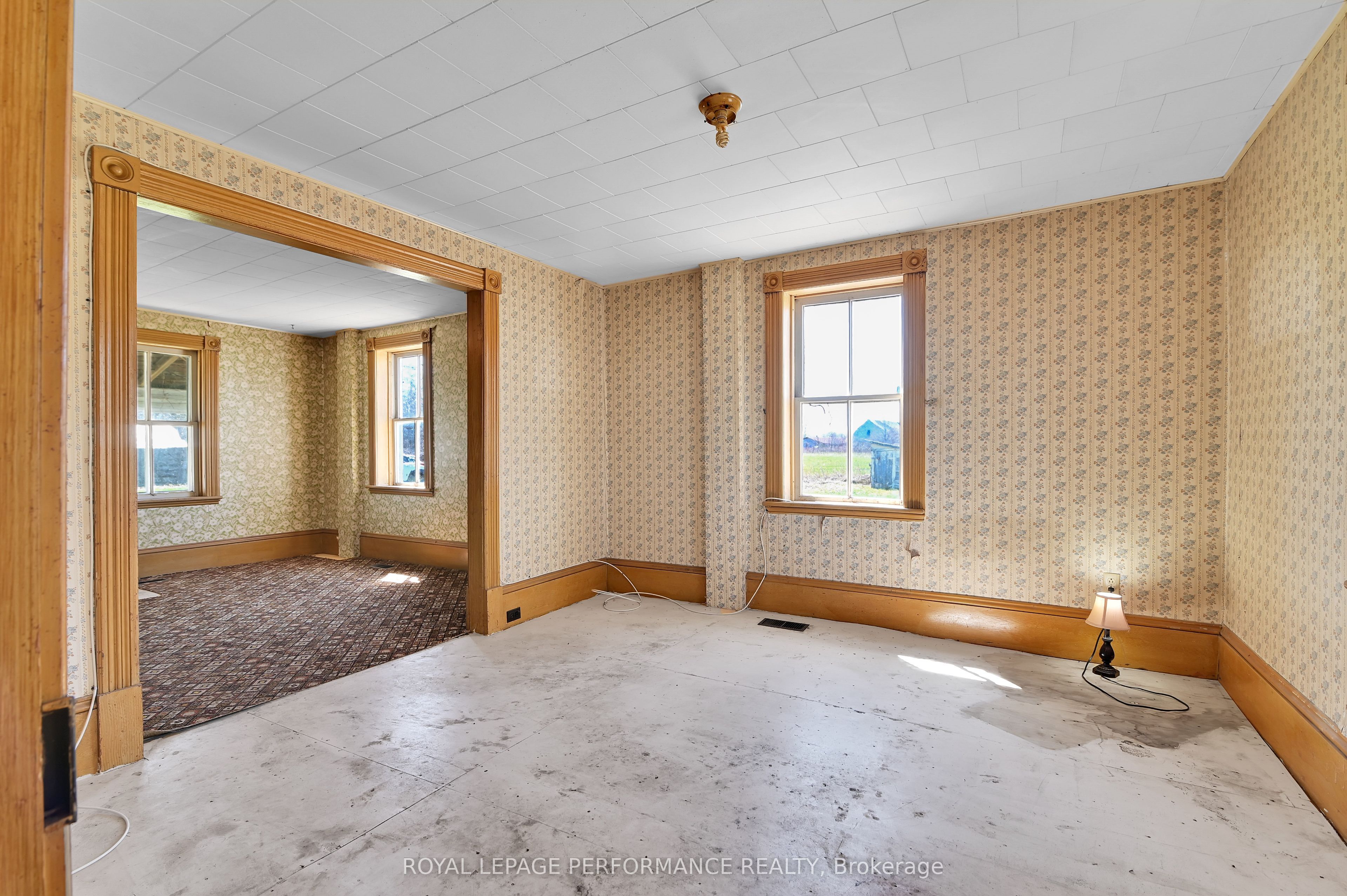 2421 Buckwheat Road W Property Photo 7