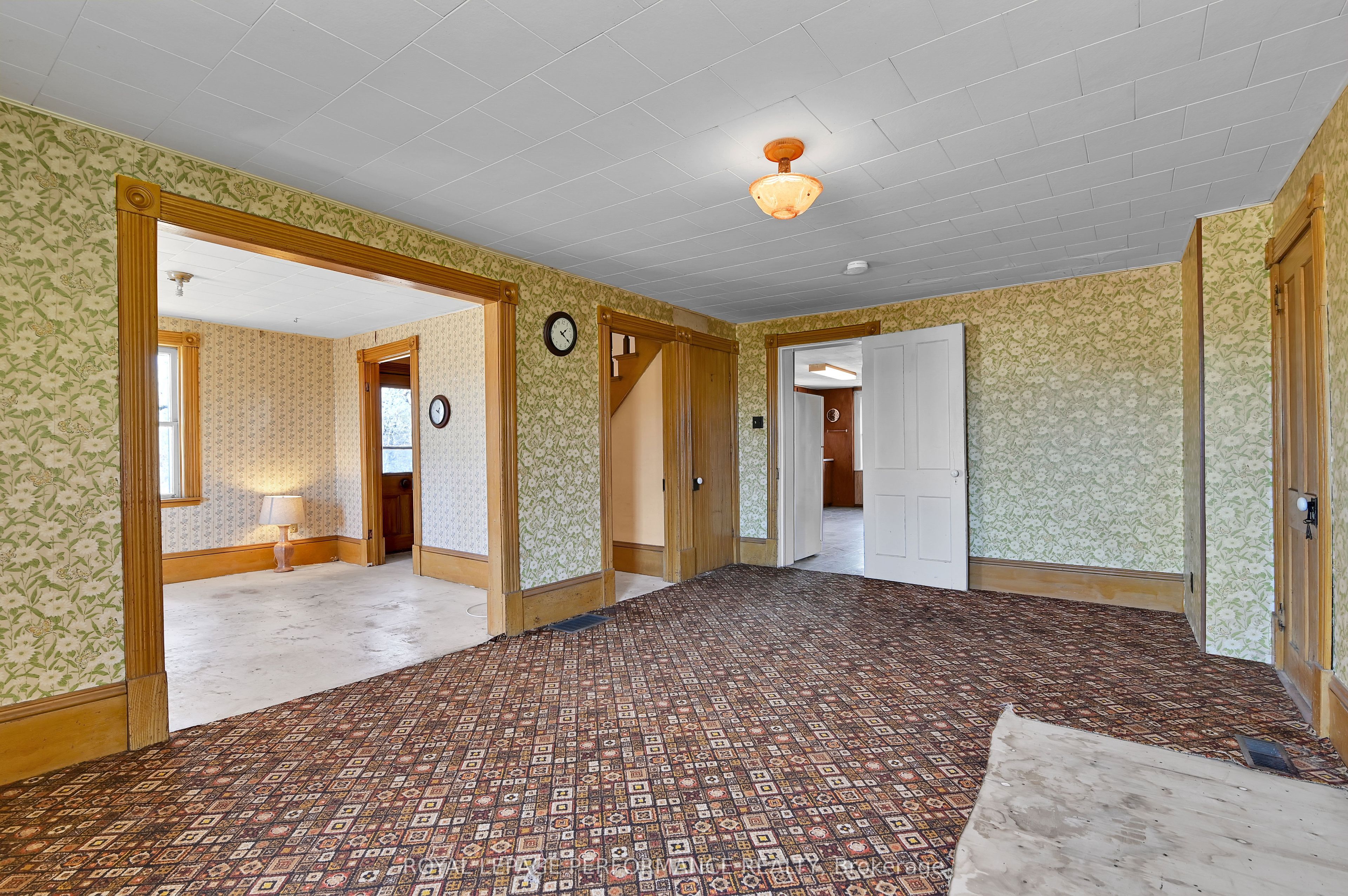 2421 Buckwheat Road W Property Photo 9
