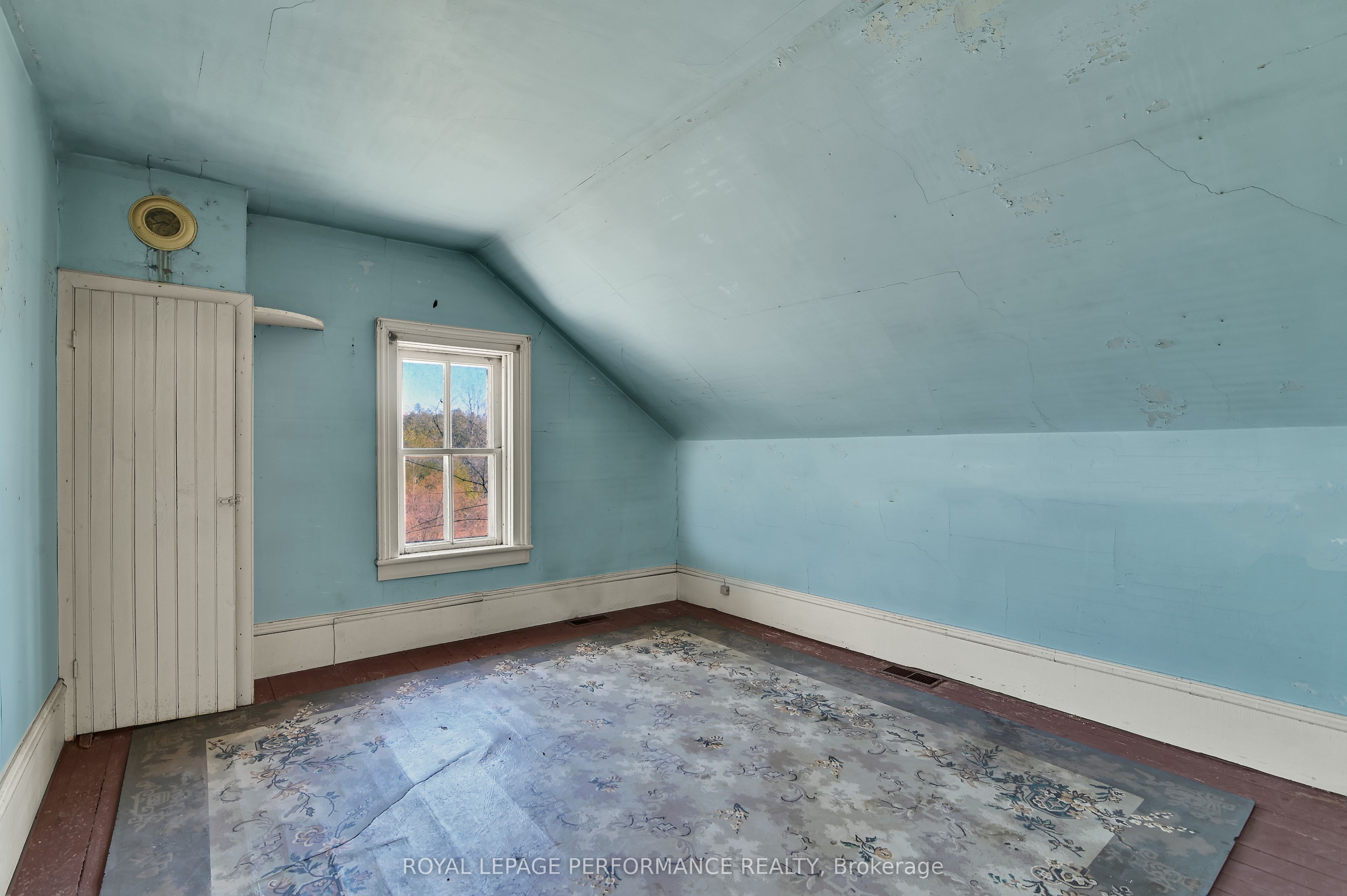 2421 Buckwheat Road W Property Photo 20