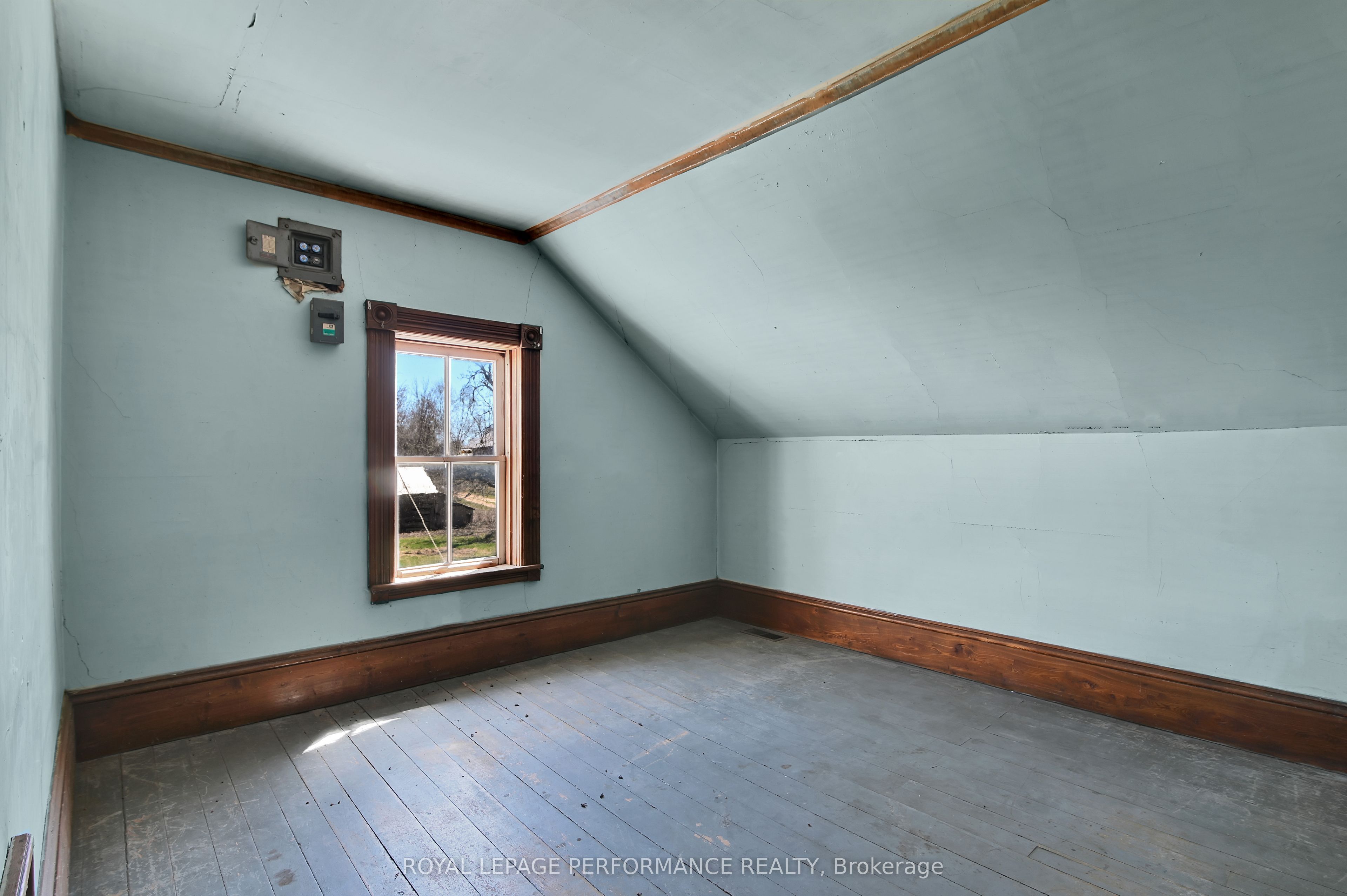 2421 Buckwheat Road W Property Photo 21